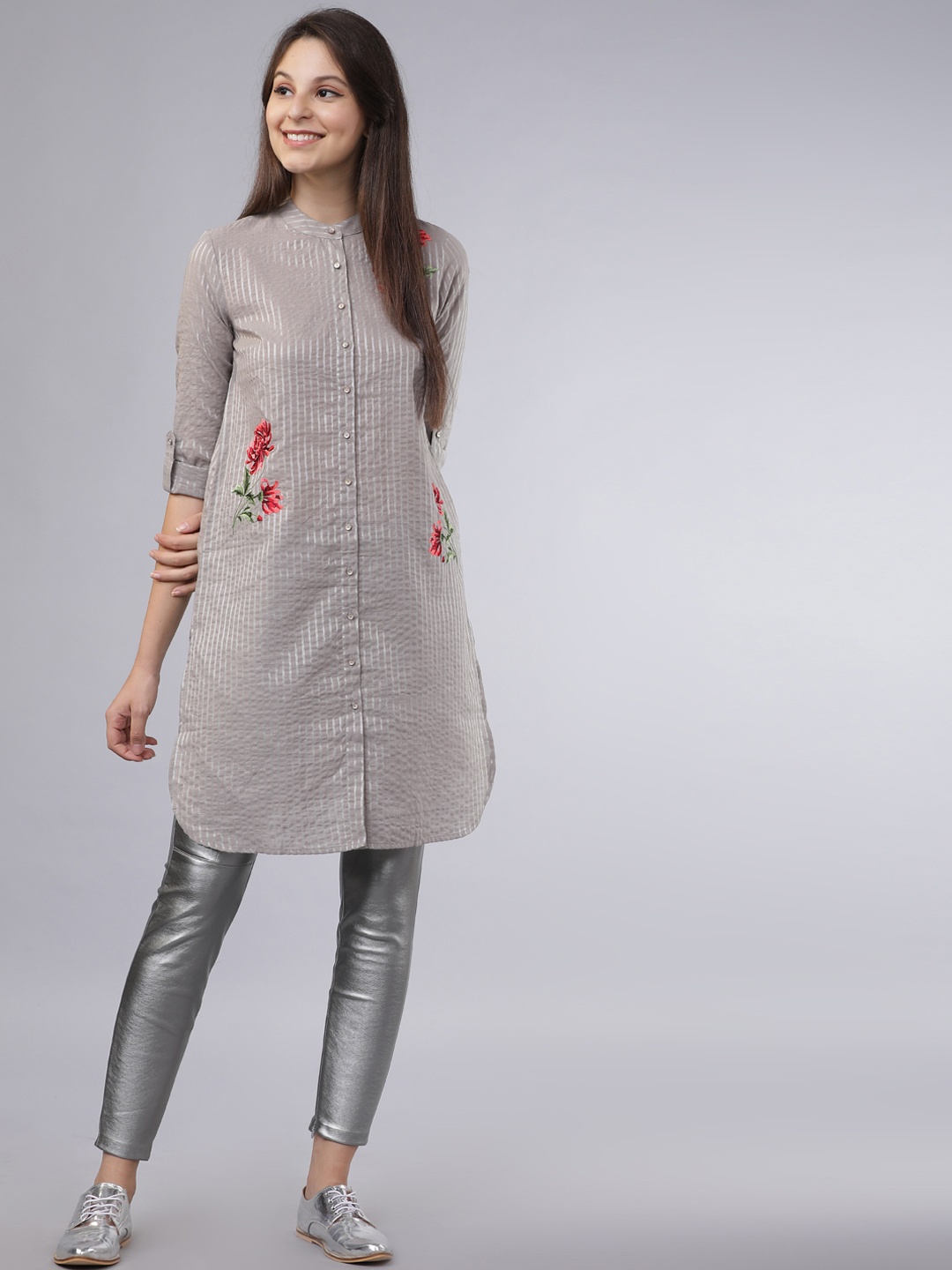 

Vishudh Women Grey Striped Tunic
