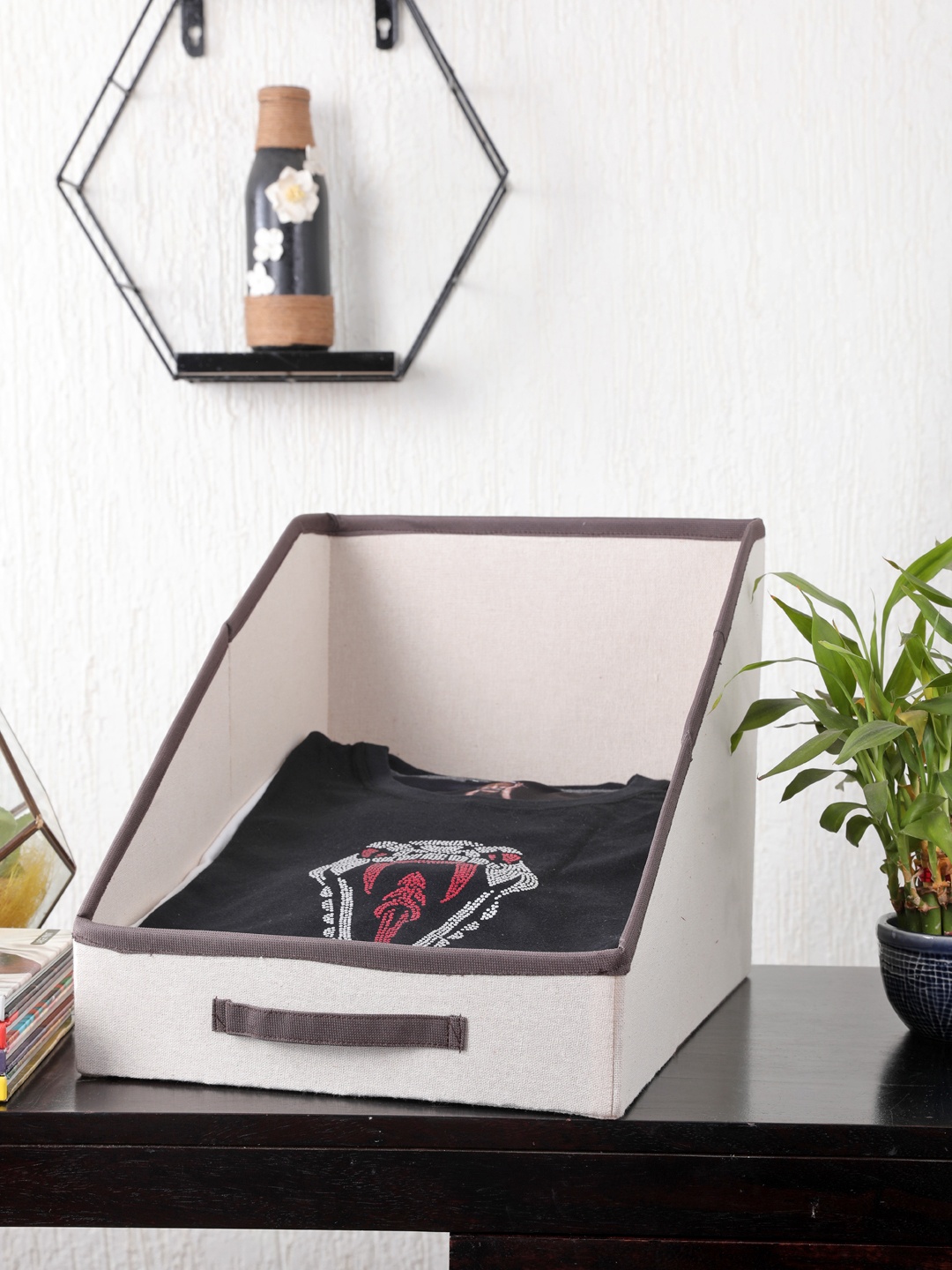

My Gift Booth Cream-Coloured Solid Shirt Stacker Organiser