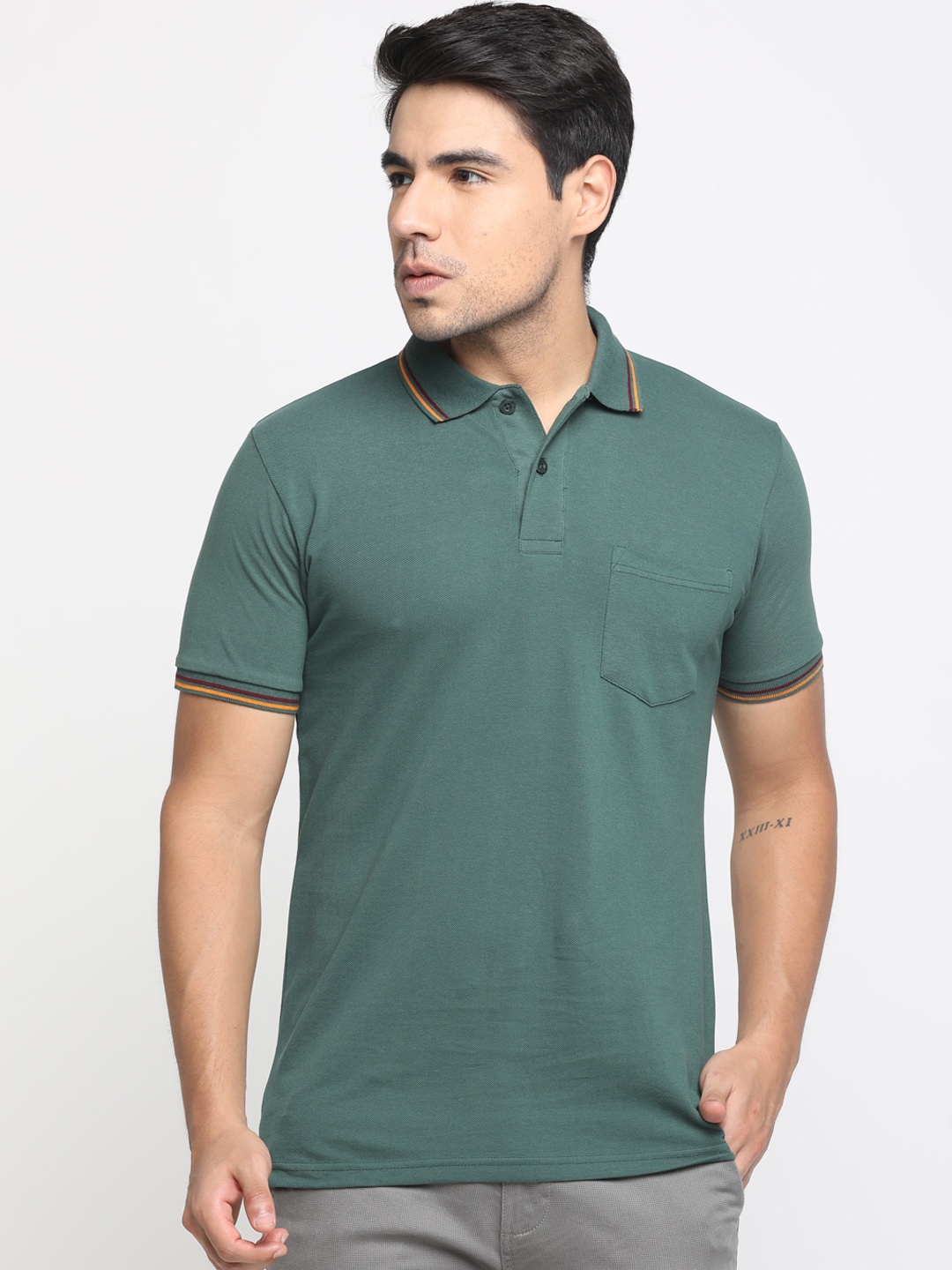 

Masculino Latino Men Olive Green Solid Polo Collar Pure Cotton T-shirt