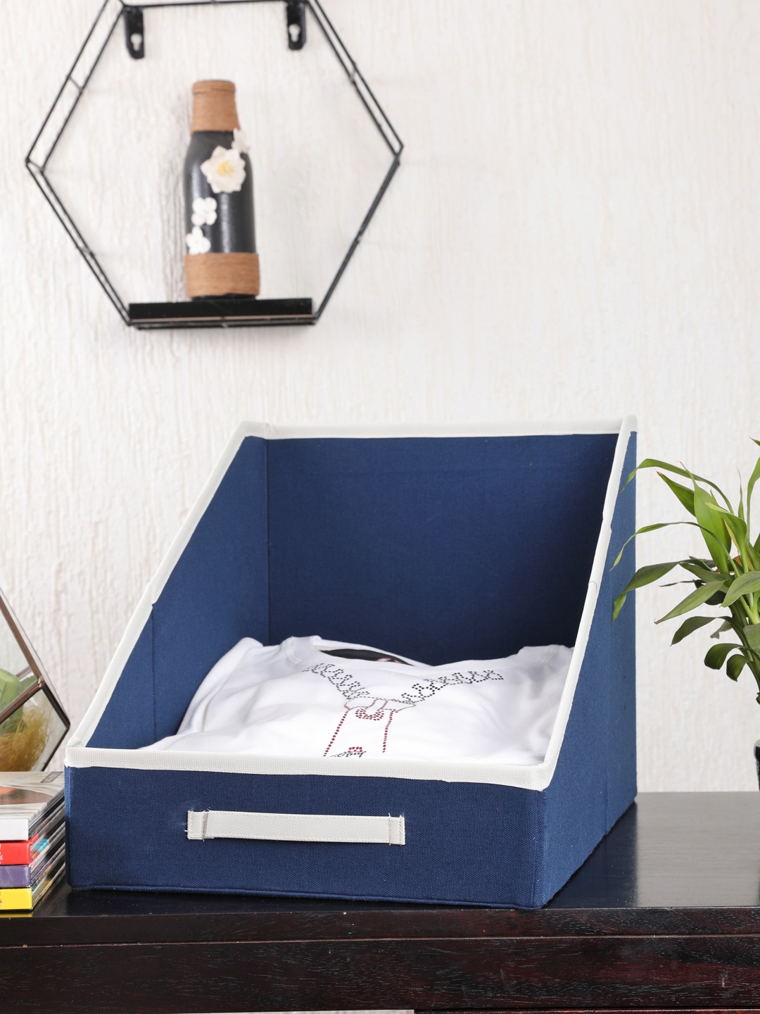 

My Gift Booth Unisex Navy Blue Solid Shirt Stacker Organiser