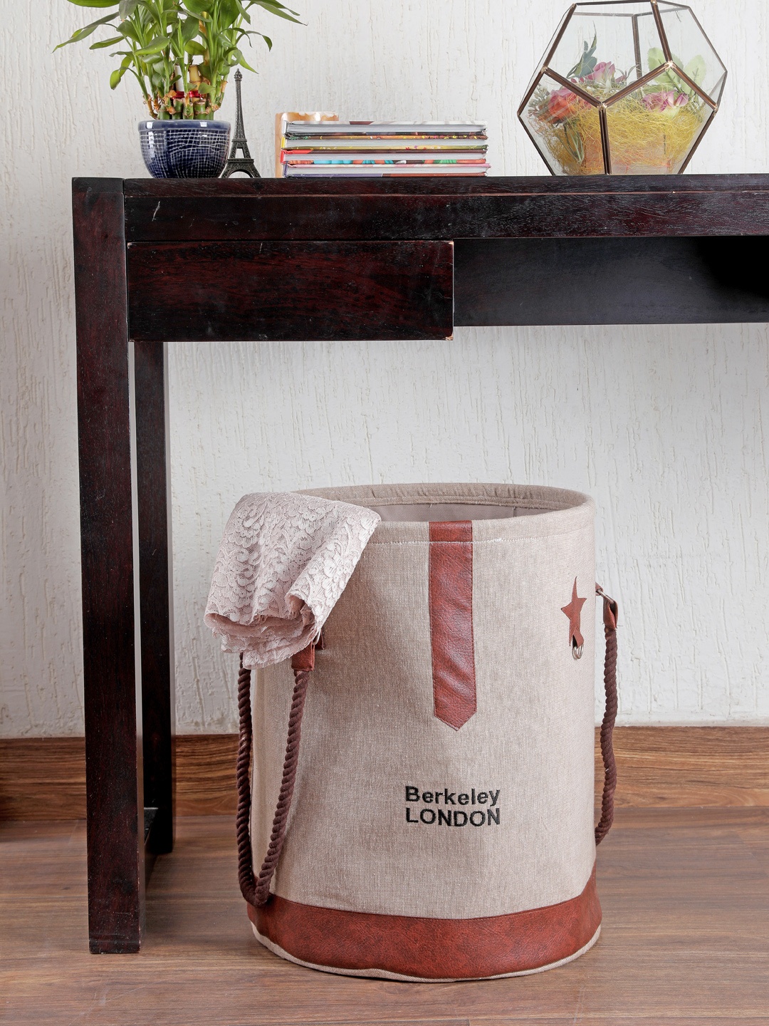 

My Gift Booth Beige and Brown Vintage Storage and Laundry Bag