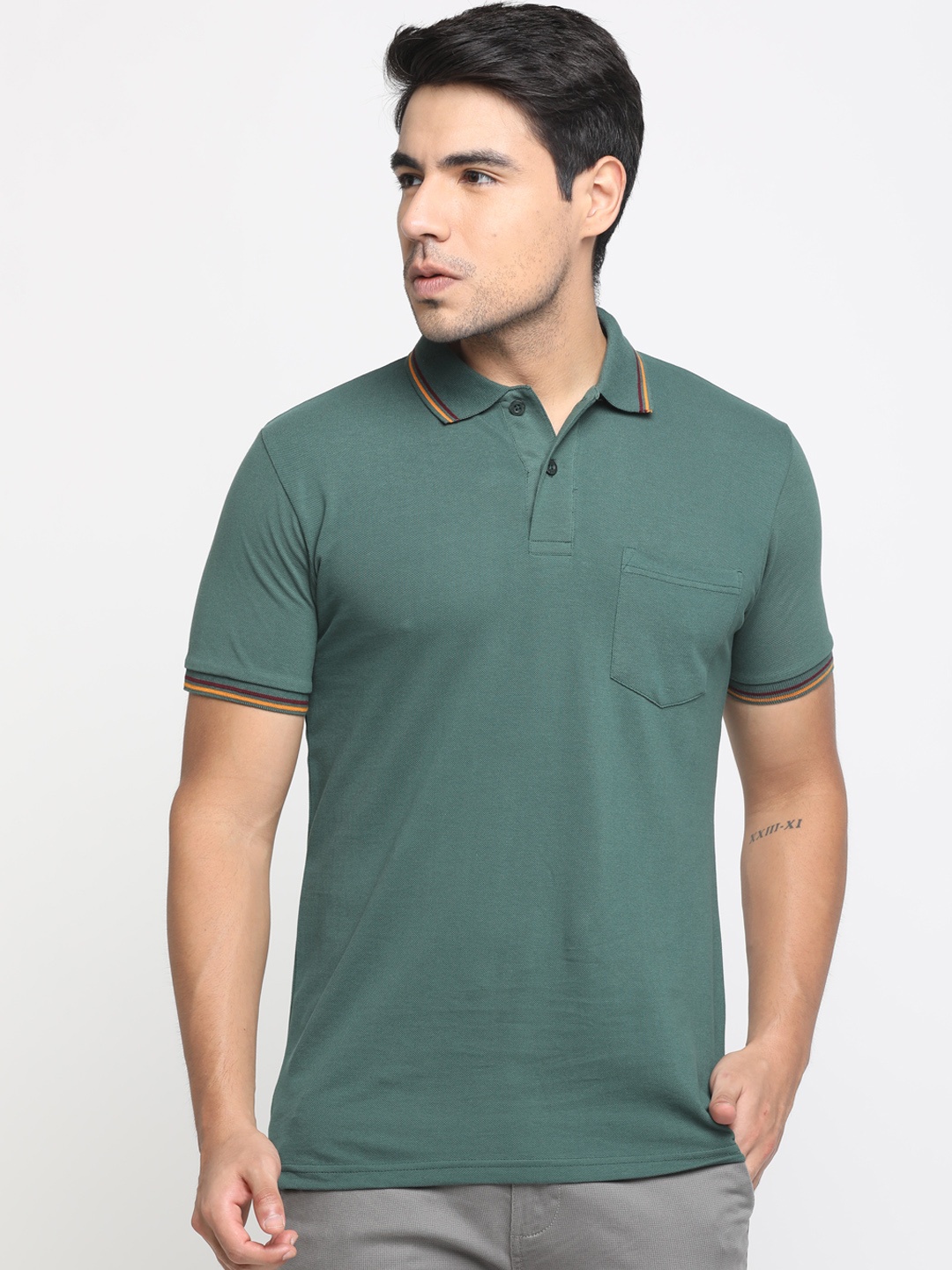 

Masculino Latino Men Olive Green Solid Polo Collar Pure Cotton T-shirt