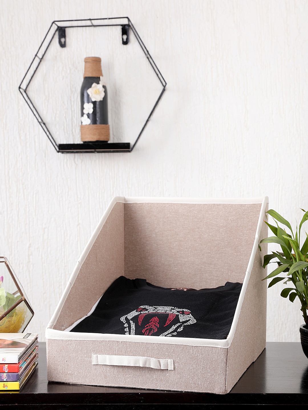 

My Gift Booth Unisex Beige Solid Shirt Stacker Organiser
