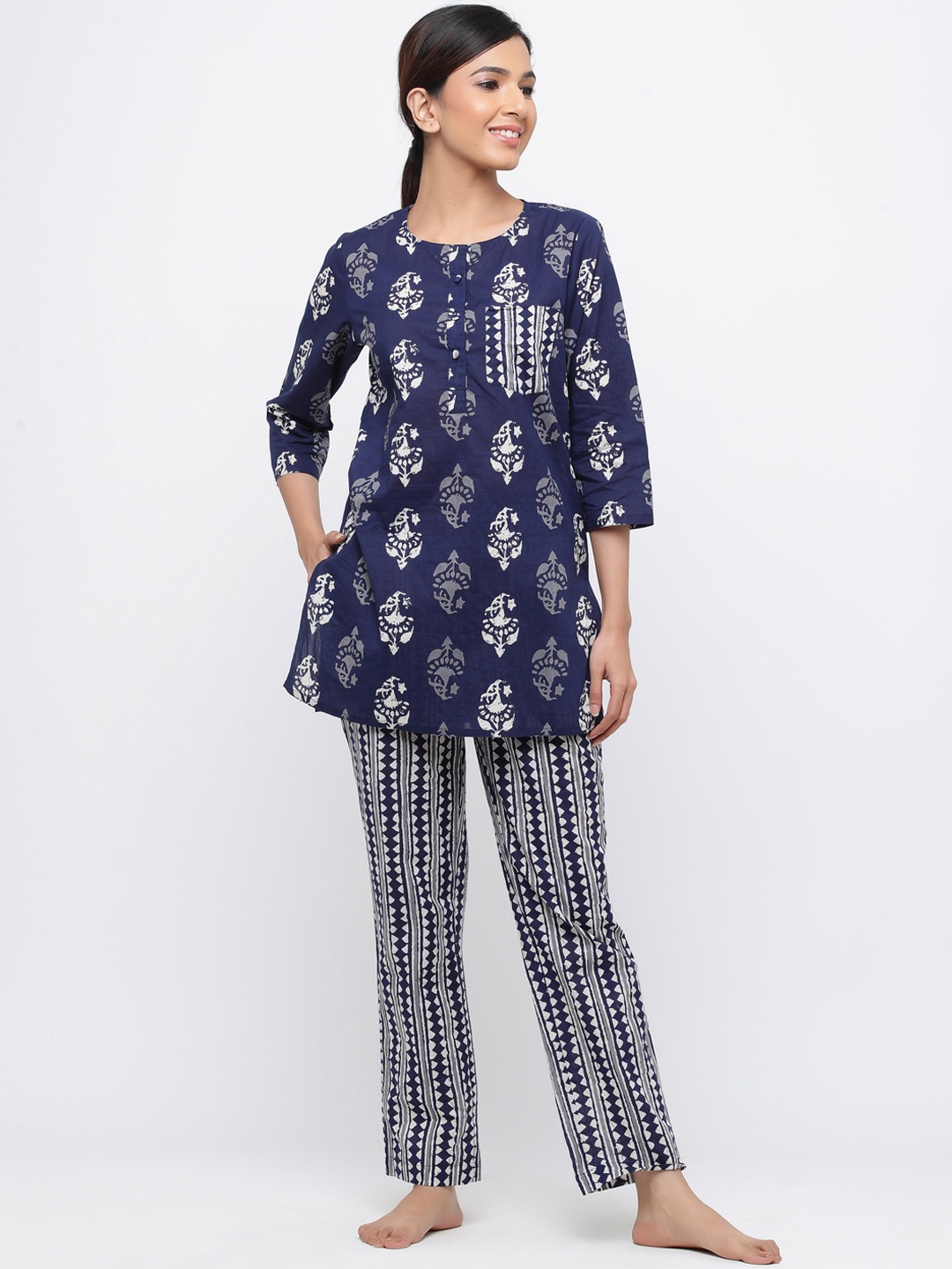 

Jaipur Kurti Women Navy Blue & White Printed Night suit