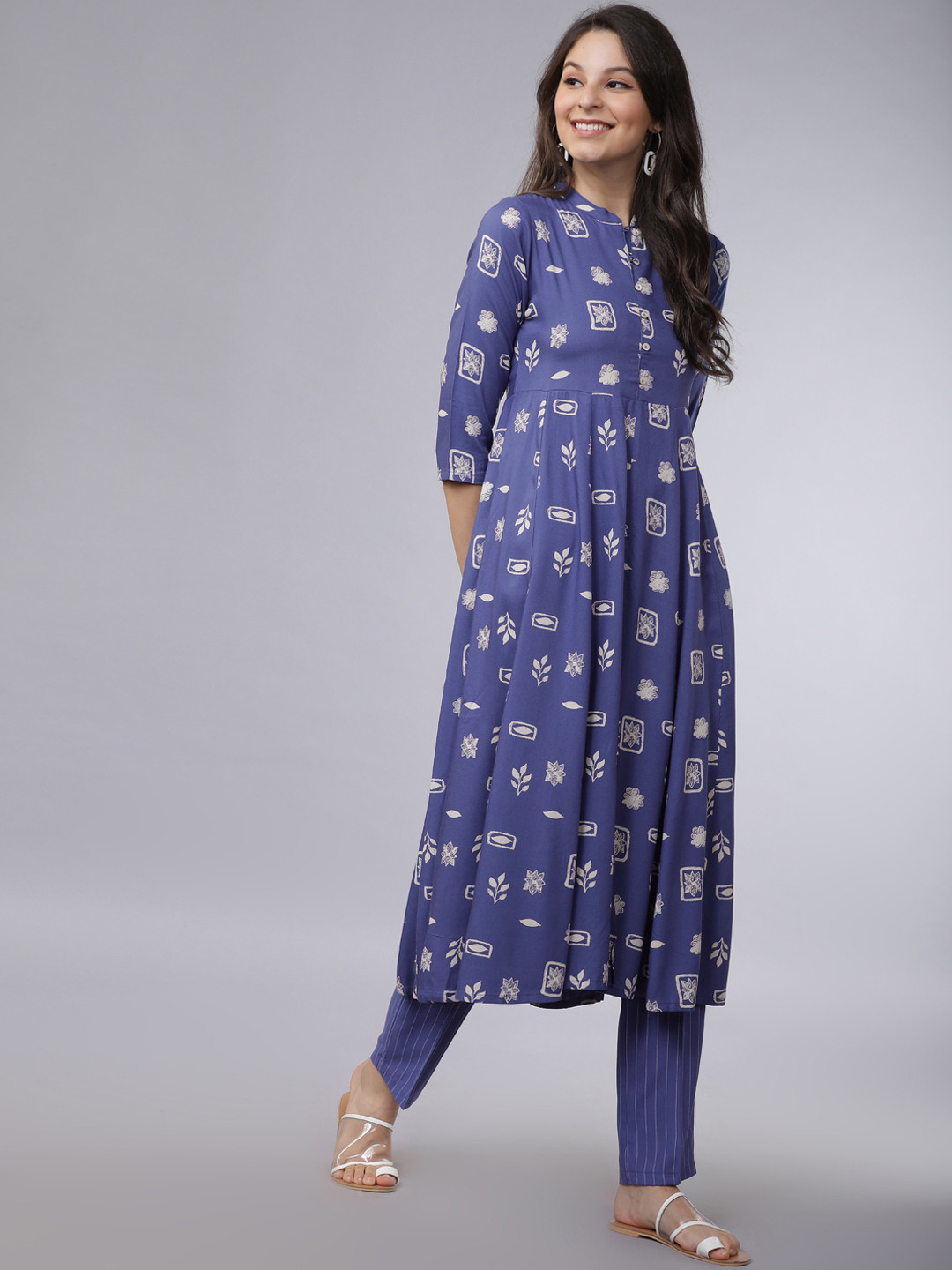 

Vishudh Women Blue Printed Kurta with Trousers