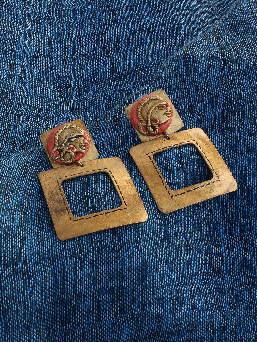 

ExclusiveLane Gold-Toned Geometric Dhokra Art Drop Earrings