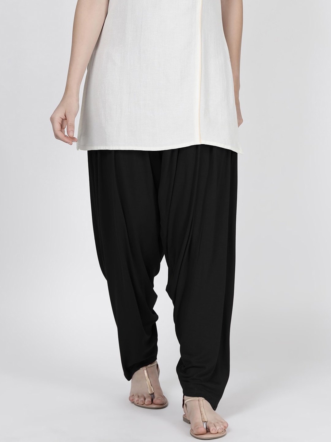 

TWIN BIRDS Women Black Solid Loose-Fit Patiala