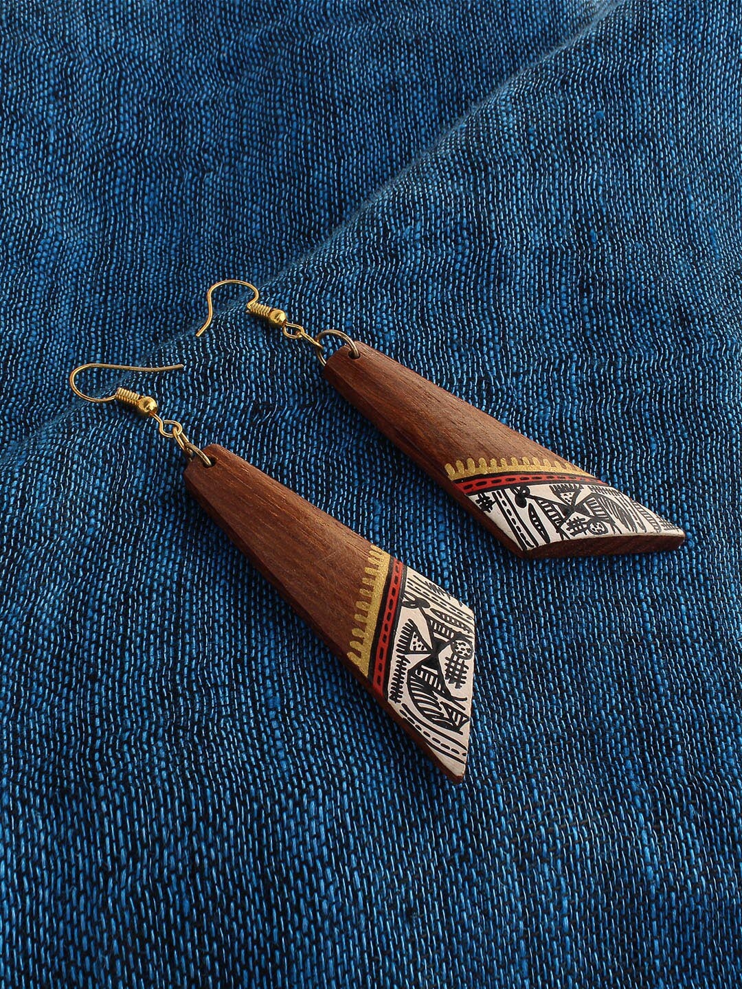

ExclusiveLane Tribal Warli Bohemian Sheesham Wood Earrings, Brown