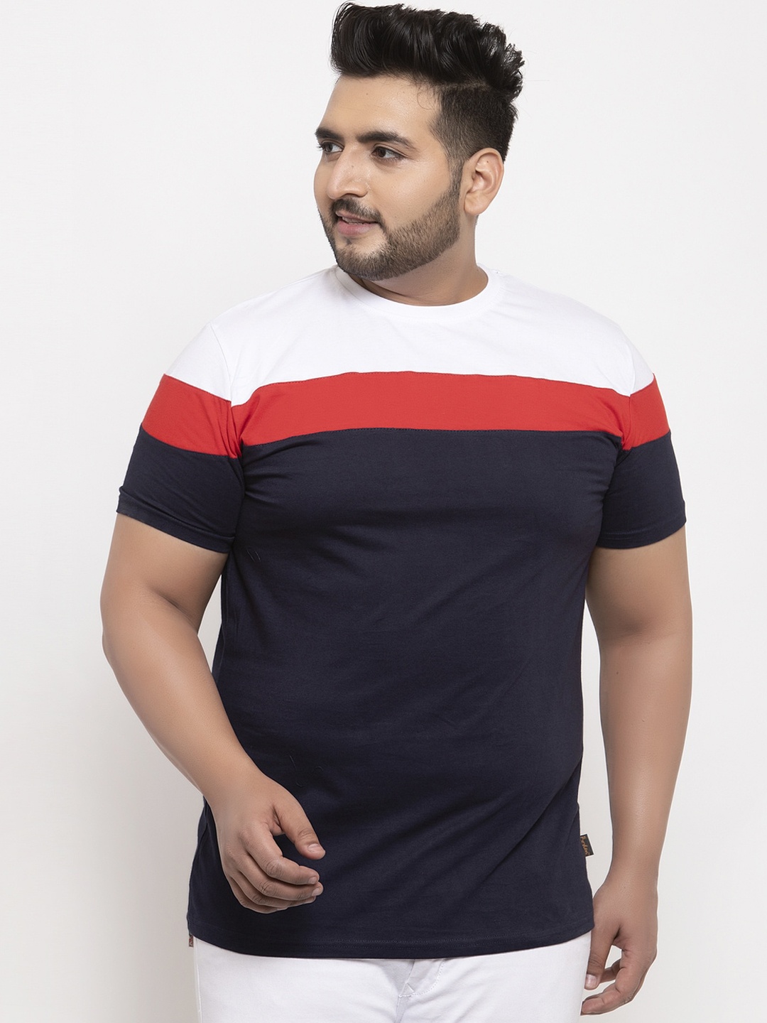 

Rodzen Men Navy Blue & Red Colourblocked Round Neck T-shirt