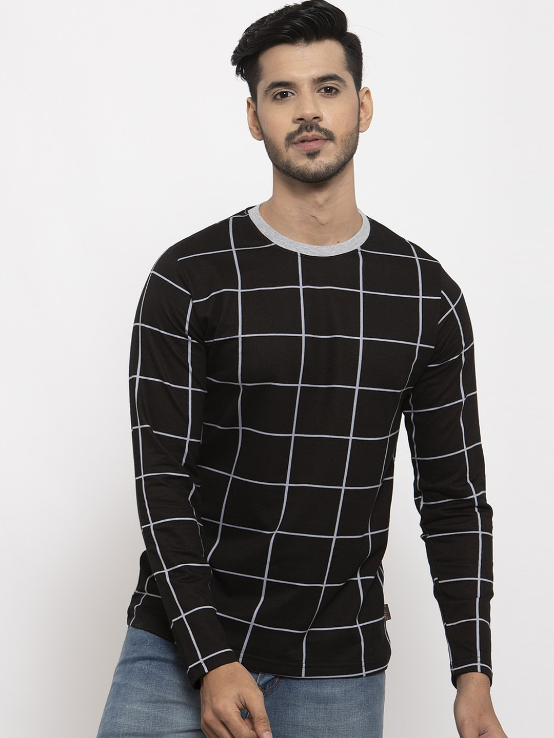 

Rodzen Men Black Checked Round Neck T-shirt