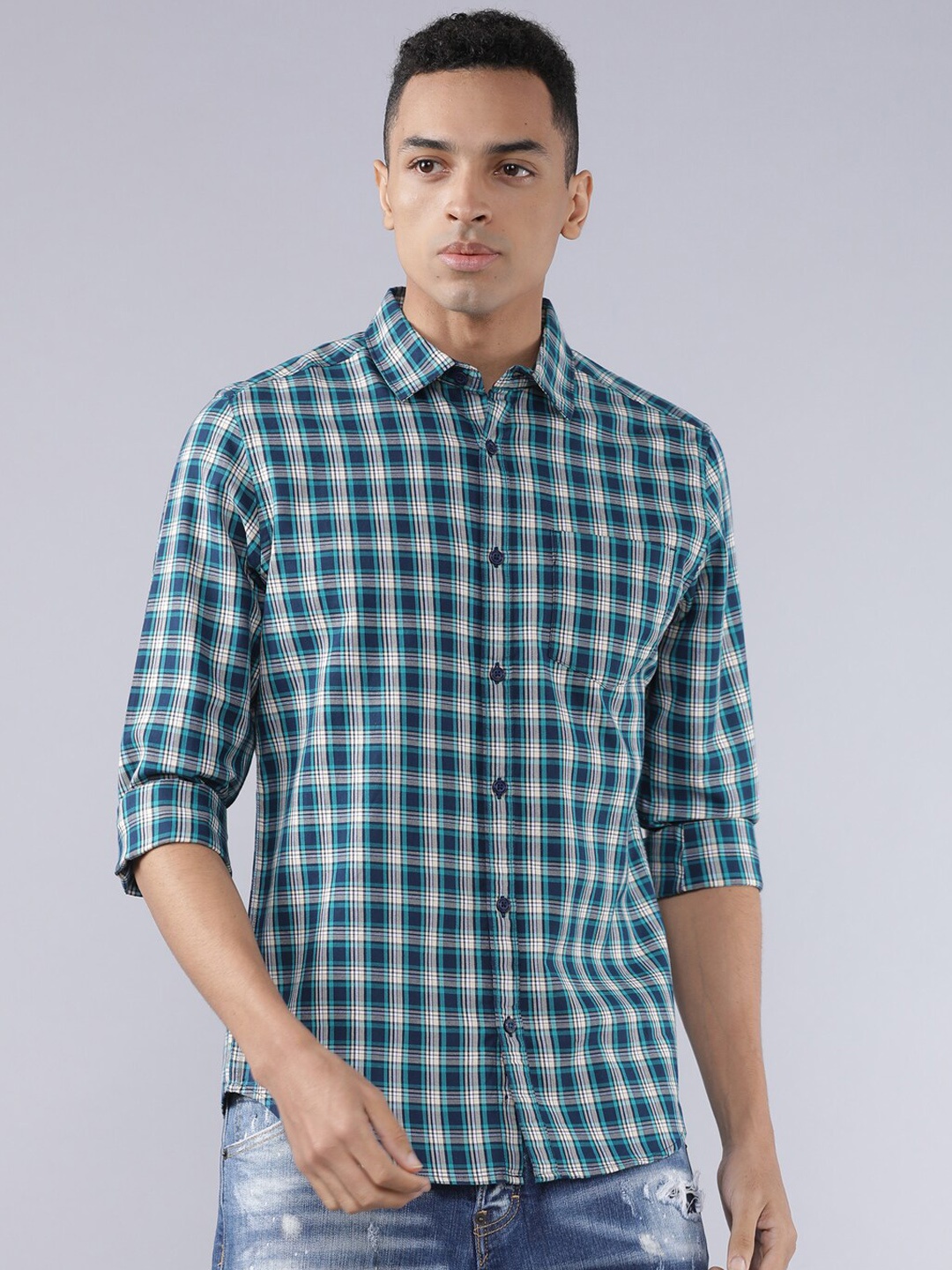 

HIGHLANDER Men Navy Blue & White Slim Fit Checked Casual Shirt