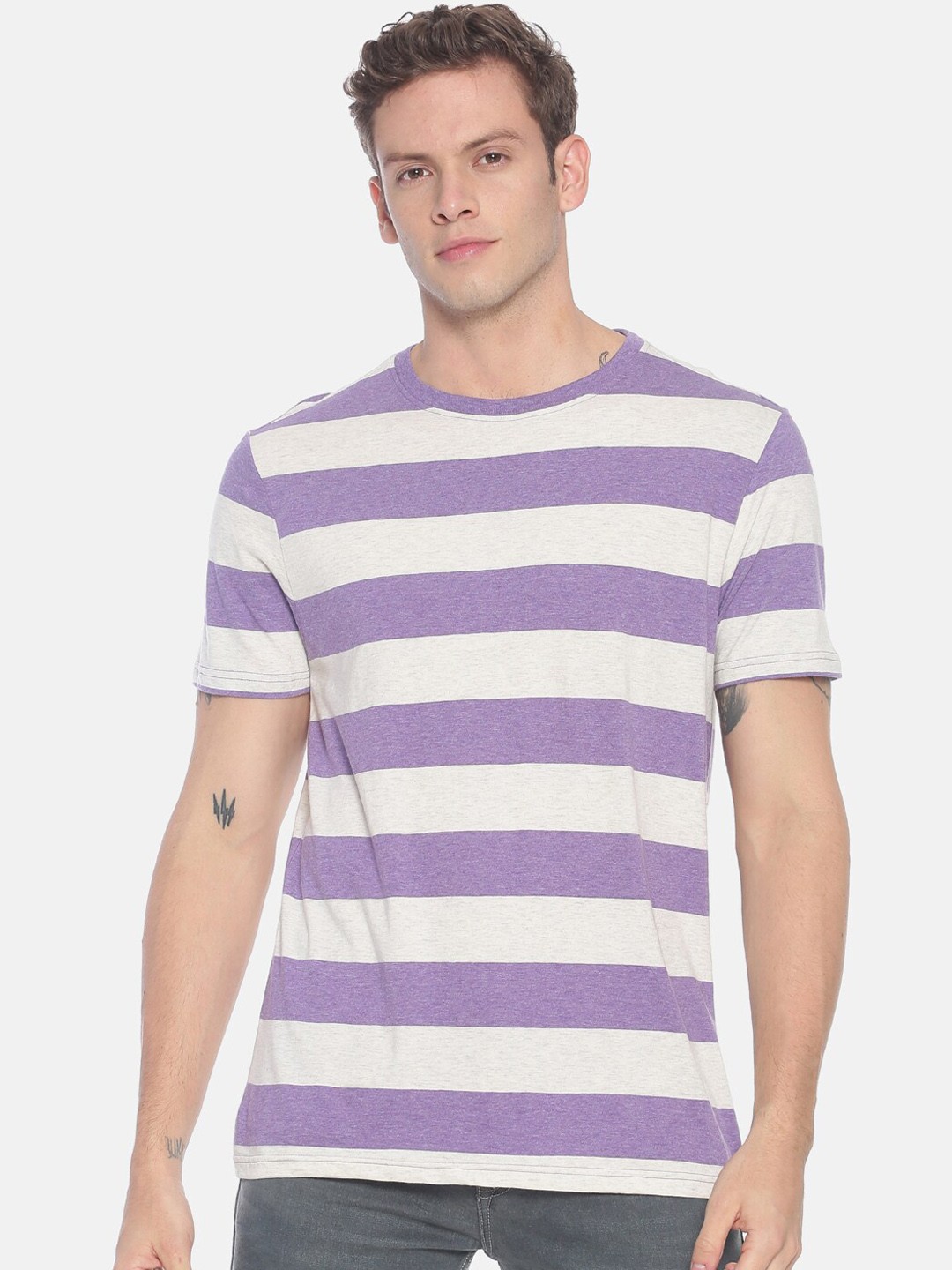 

Steenbok Men Beige & Lavender Striped Round Neck T-shirt