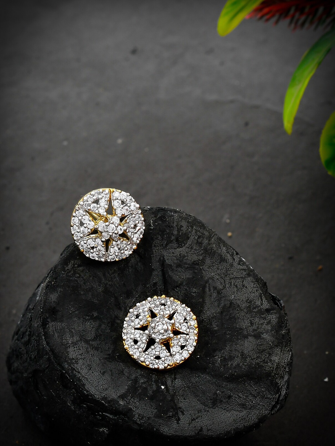 

Silvermerc Designs White & Gold Floral Studs