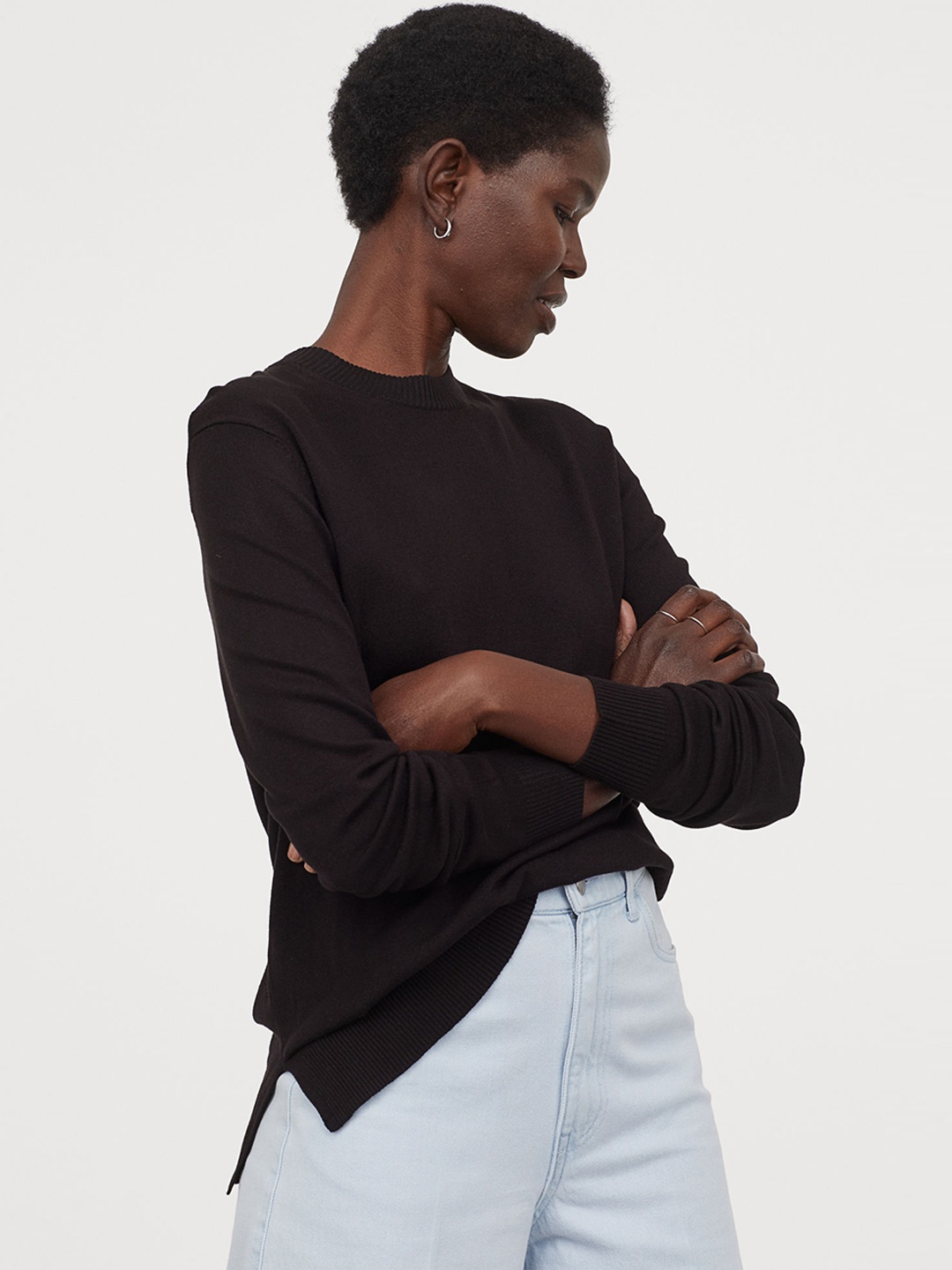 

H&M Women Black Solid Fine-Knit Jumper