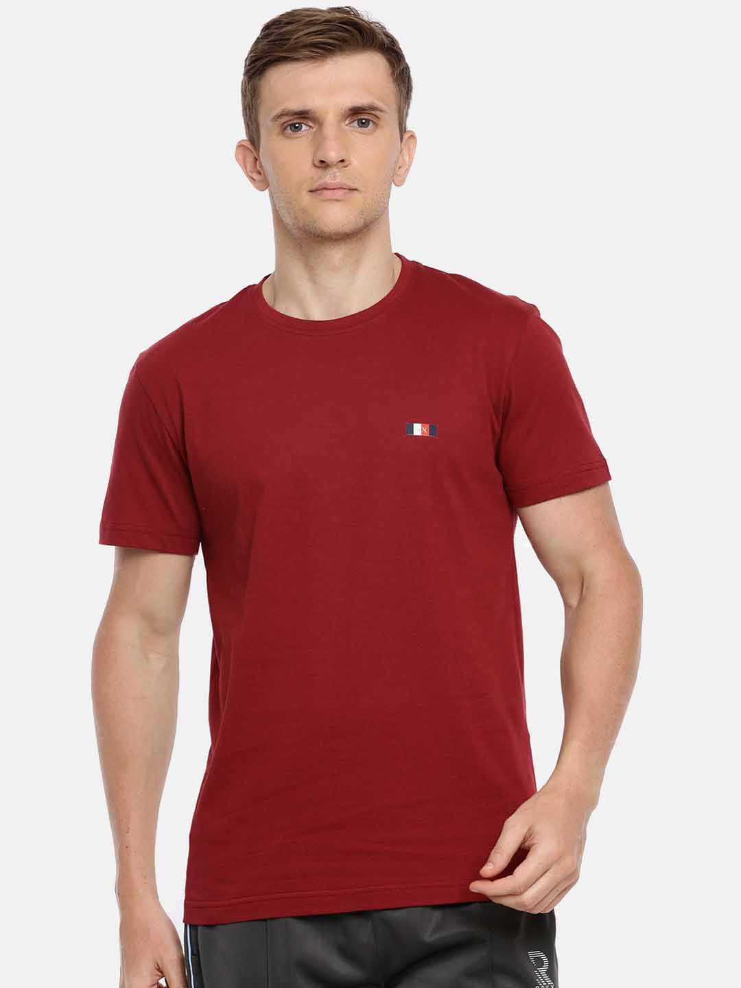 

ACTIMAXX Men Maroon Solid Round Neck Pure Cotton T-shirt