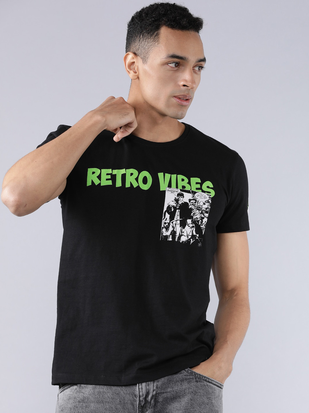 

LOCOMOTIVE Men Black Printed Round Neck Slim Fit T-shirt