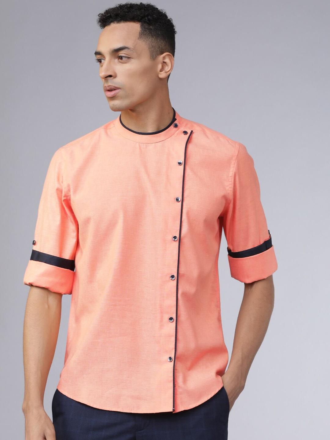 

HIGHLANDER Men Peach-Coloured Slim Fit Solid Casual Shirt