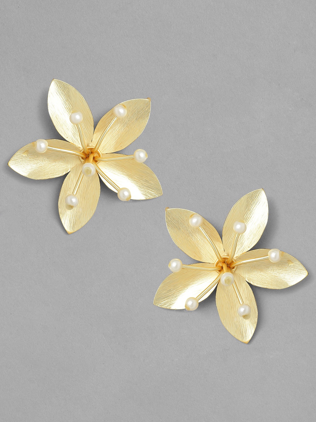 

Rubans Gold & Off-White Floral Studs