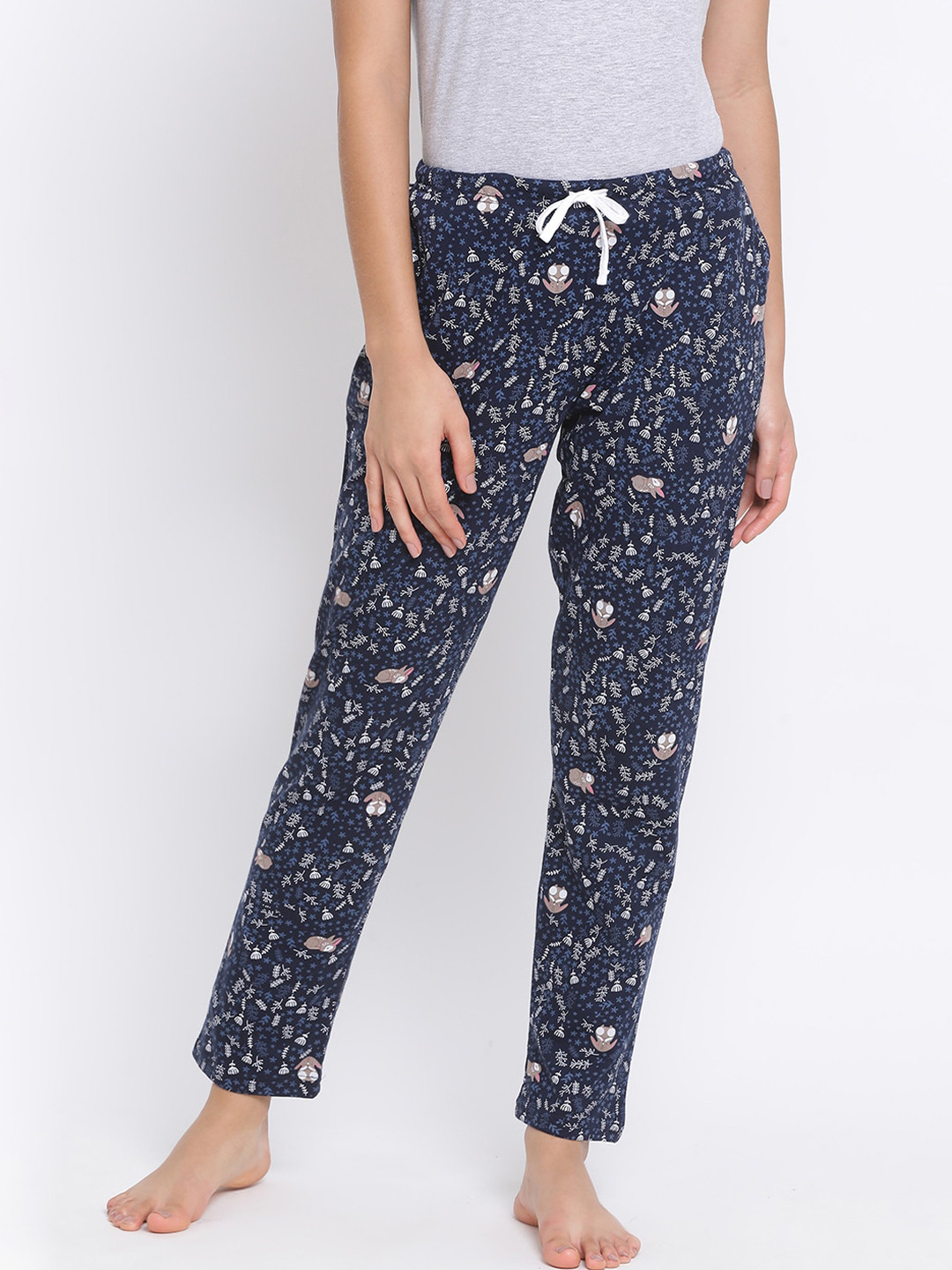 

Kanvin Women Navy Blue & White Floral Print Lounge Pants