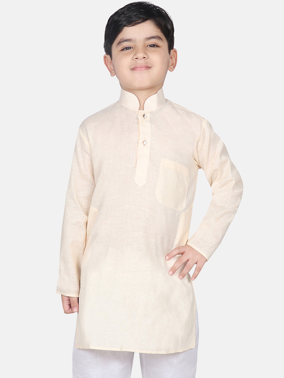 

SG YUVRAJ Boys Beige Solid Straight Kurta