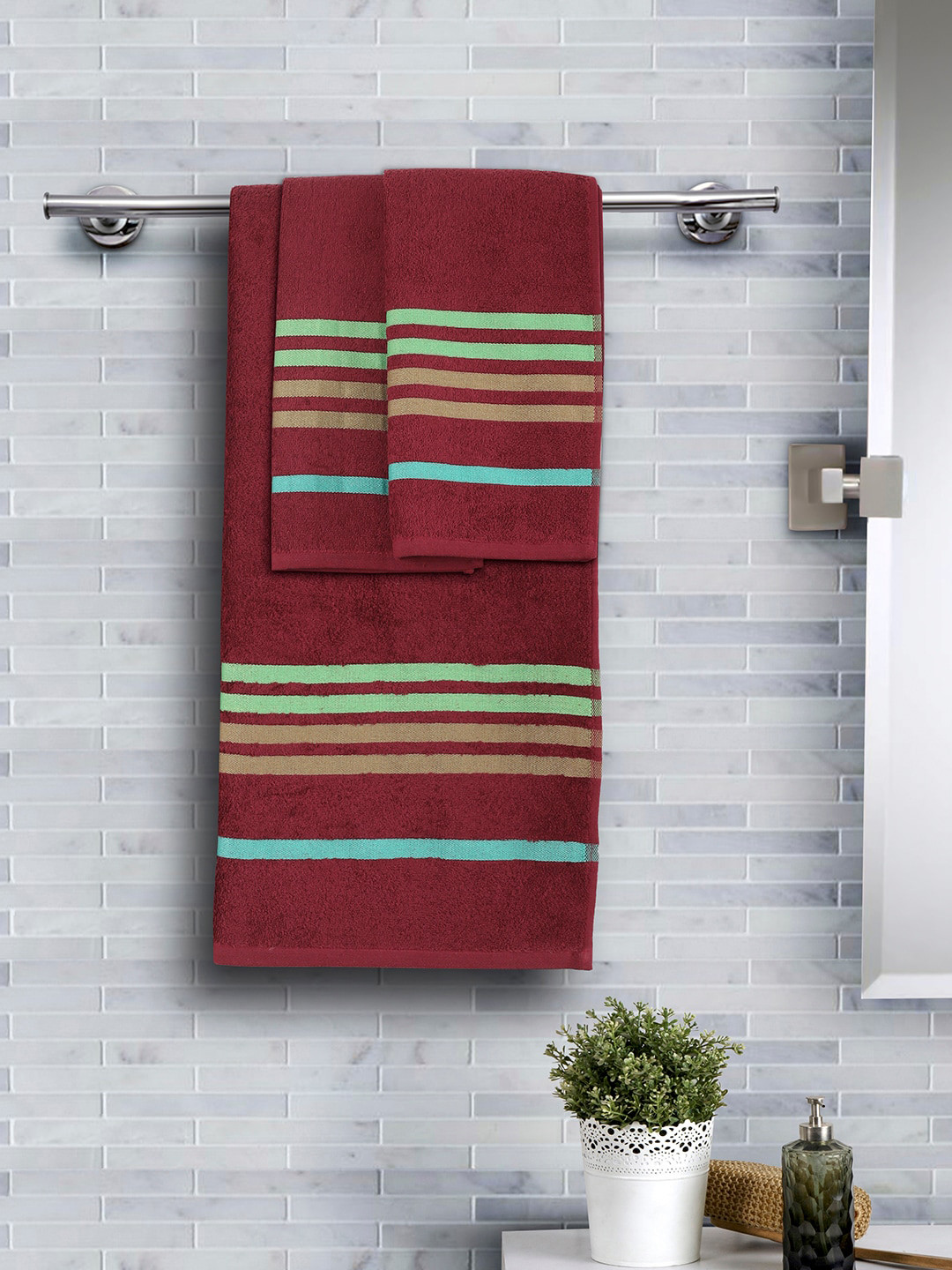 

MASPAR Unisex Set Of 3 Red & Green Striped Supersoft 450 GSM Towels