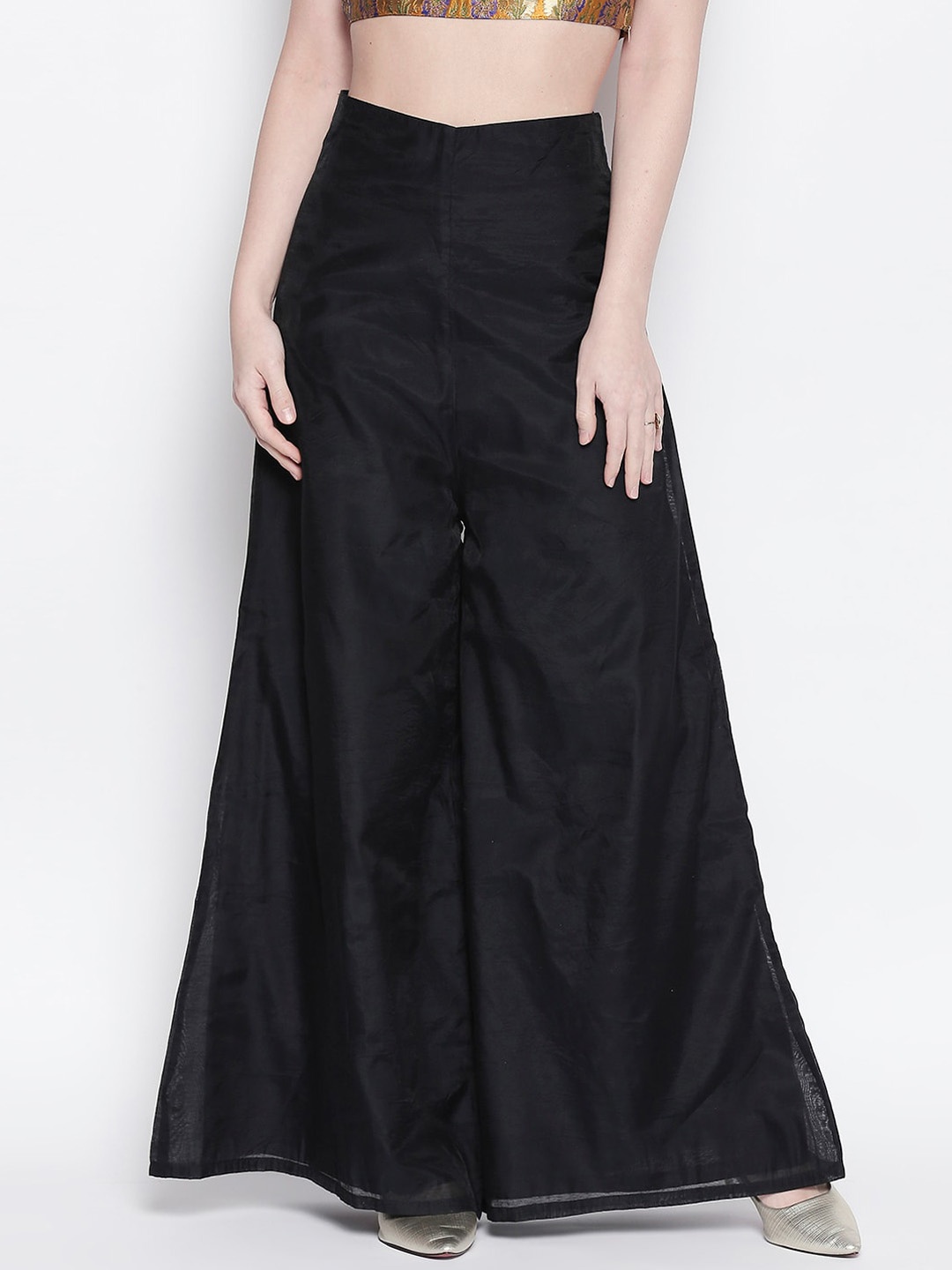 

Desi Weavess Women Black Solid Wide Leg Palazzos