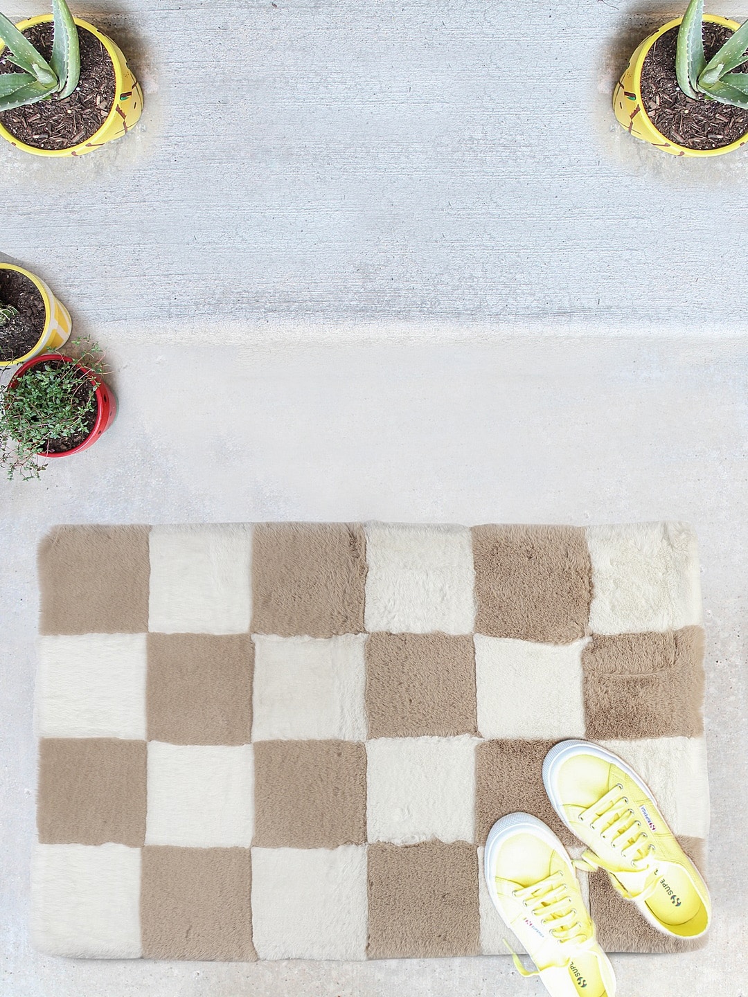 

Cortina White & Beige Checked Anti-Skid Doormat