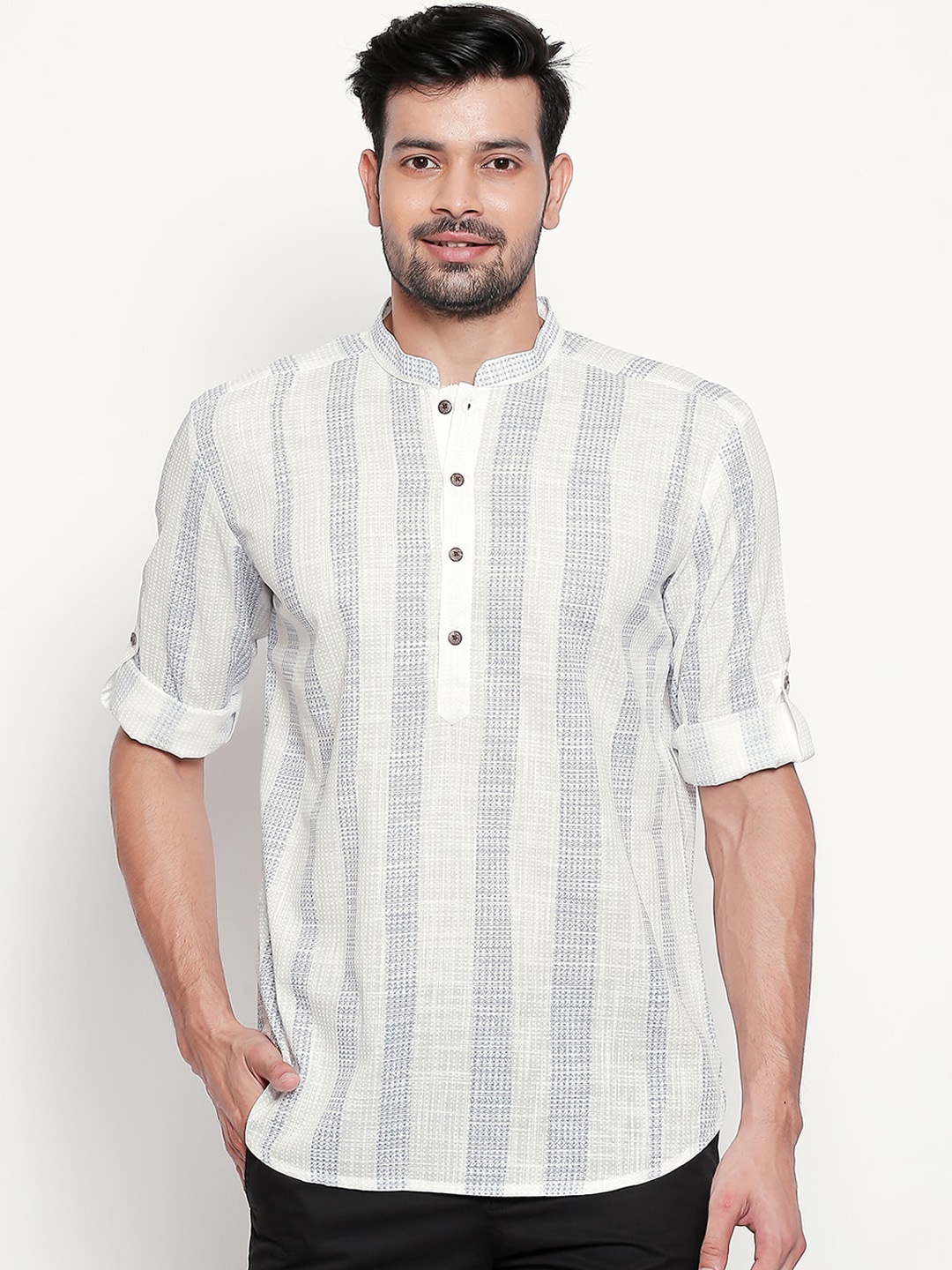 

indus route by Pantaloons Men Off-White & Blue Striped Straight Kurta