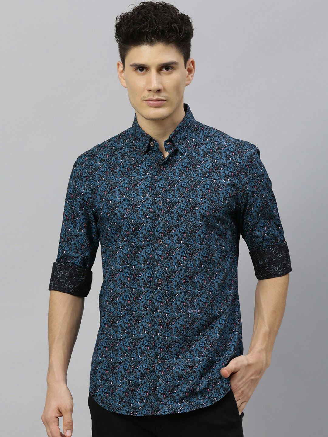 

RARE RABBIT Men Teal Blue & Black Tailored Fit Printed Casual Shirt