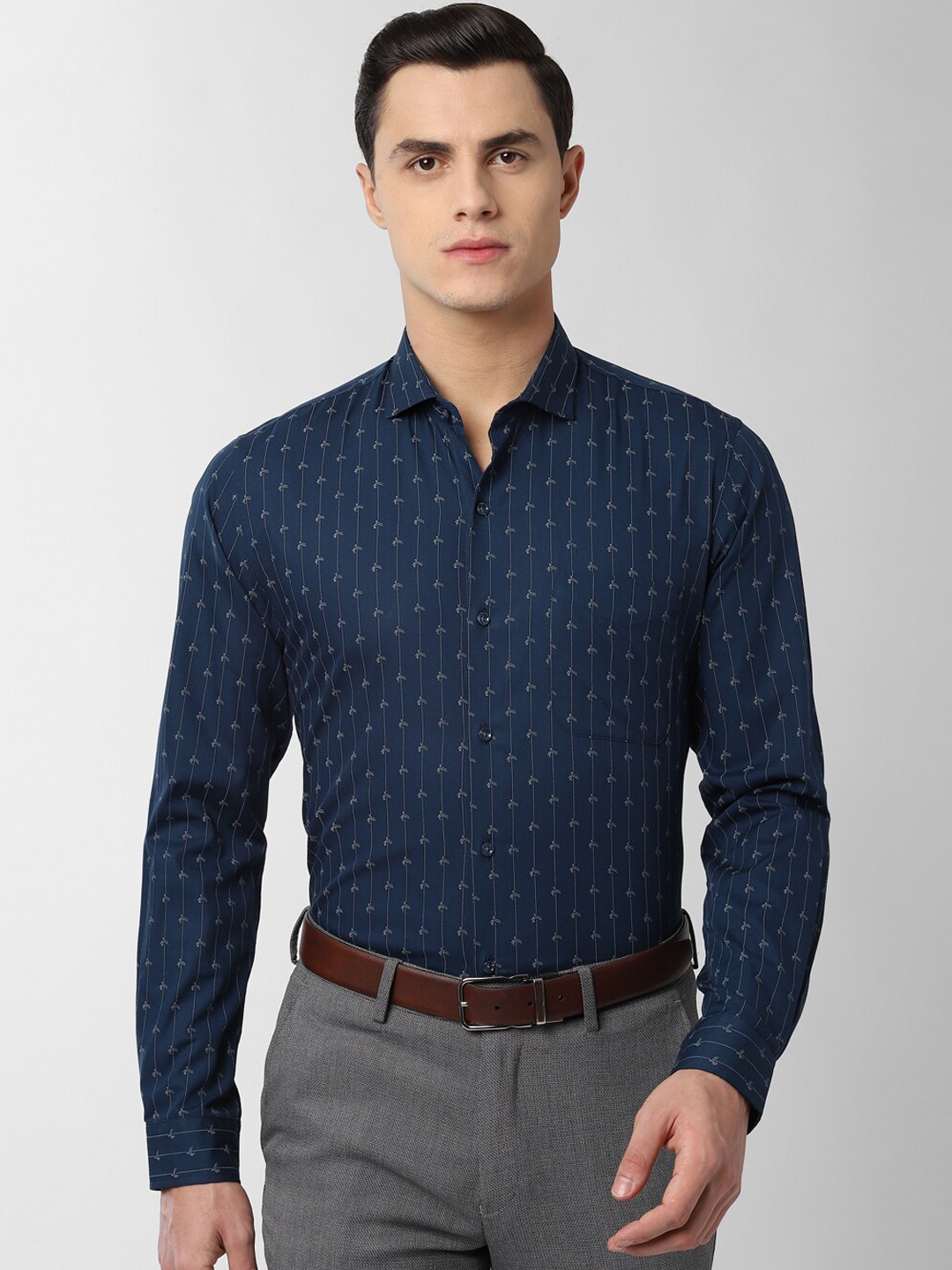 

Peter England Men Navy Blue & White Slim Fit Printed Formal Shirt