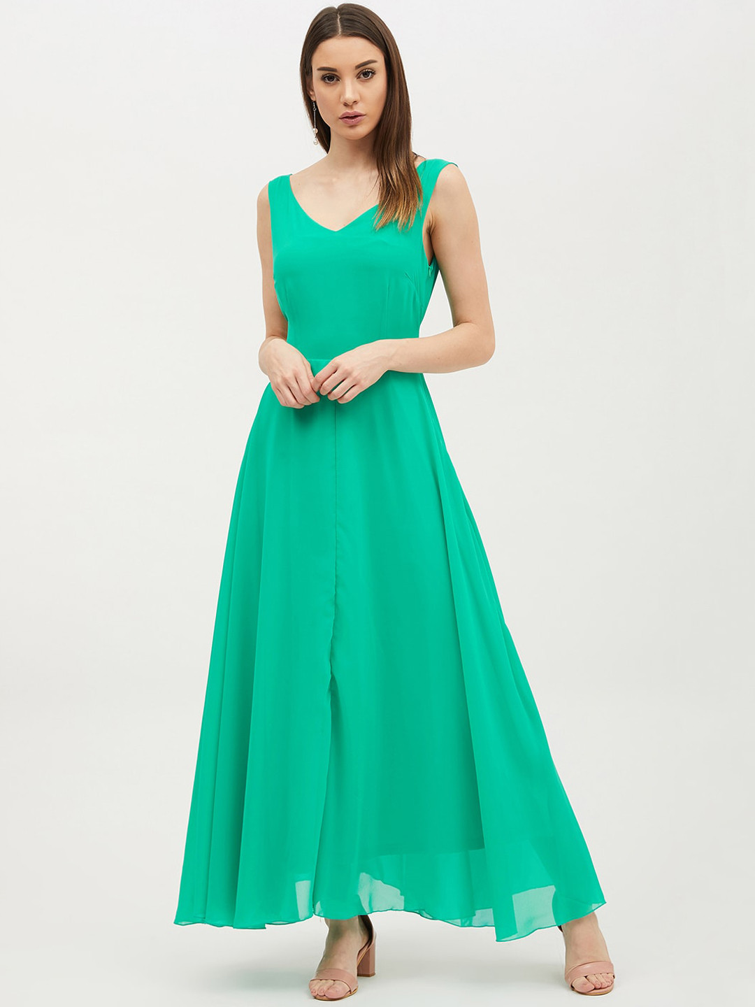 

Harpa Women Green Solid Maxi Dress
