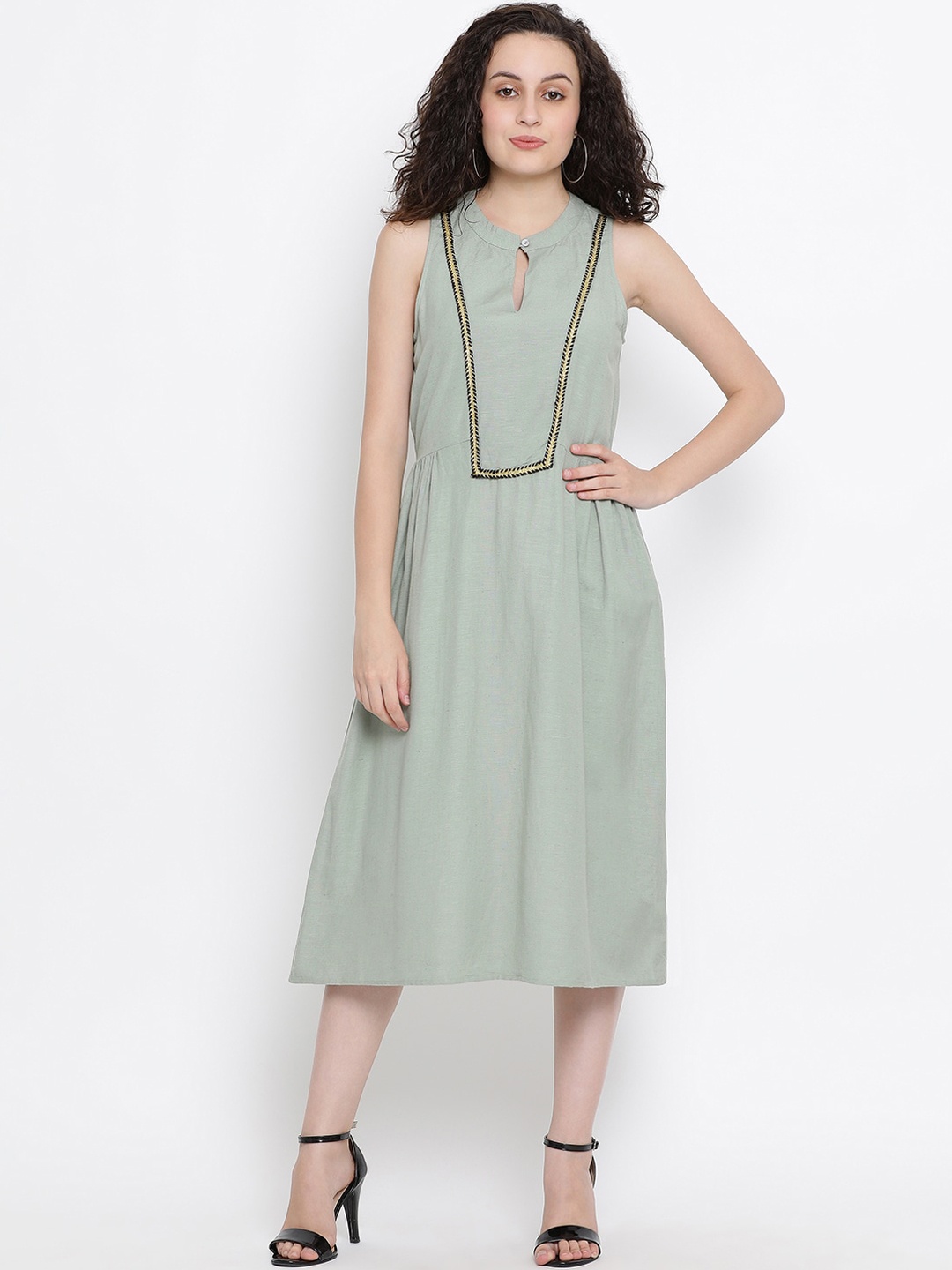 

Oxolloxo Women Green Solid Fit and Flare Dress