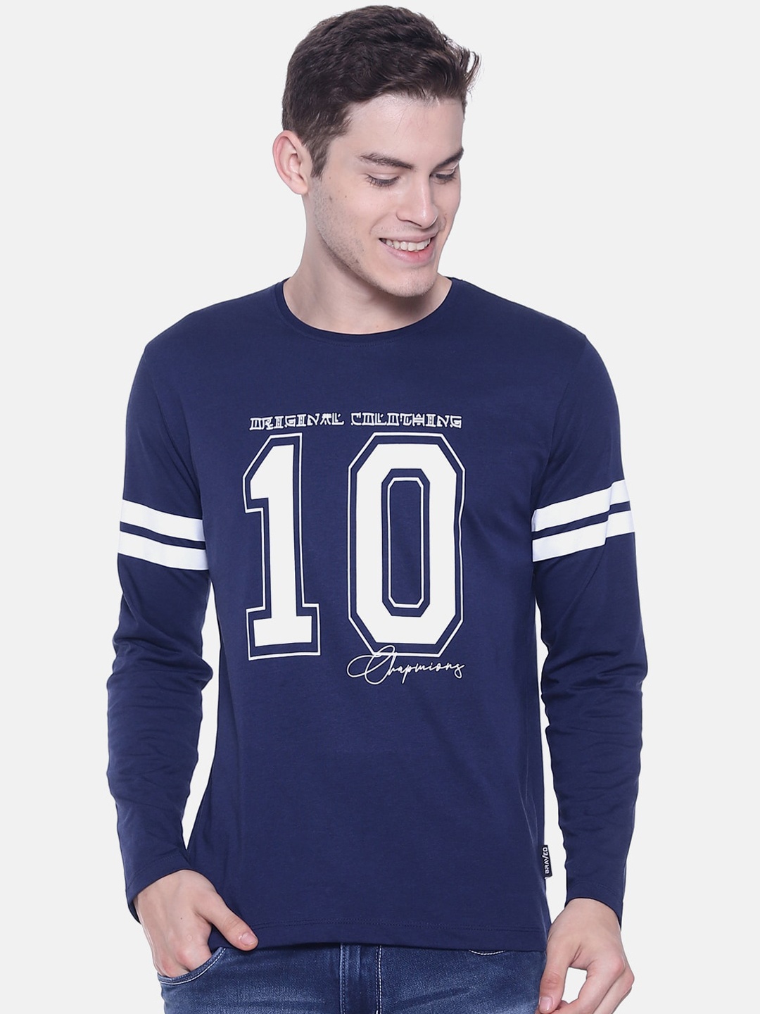 

Braveo Men Navy Blue Slim Fit Printed Round Neck T-shirt