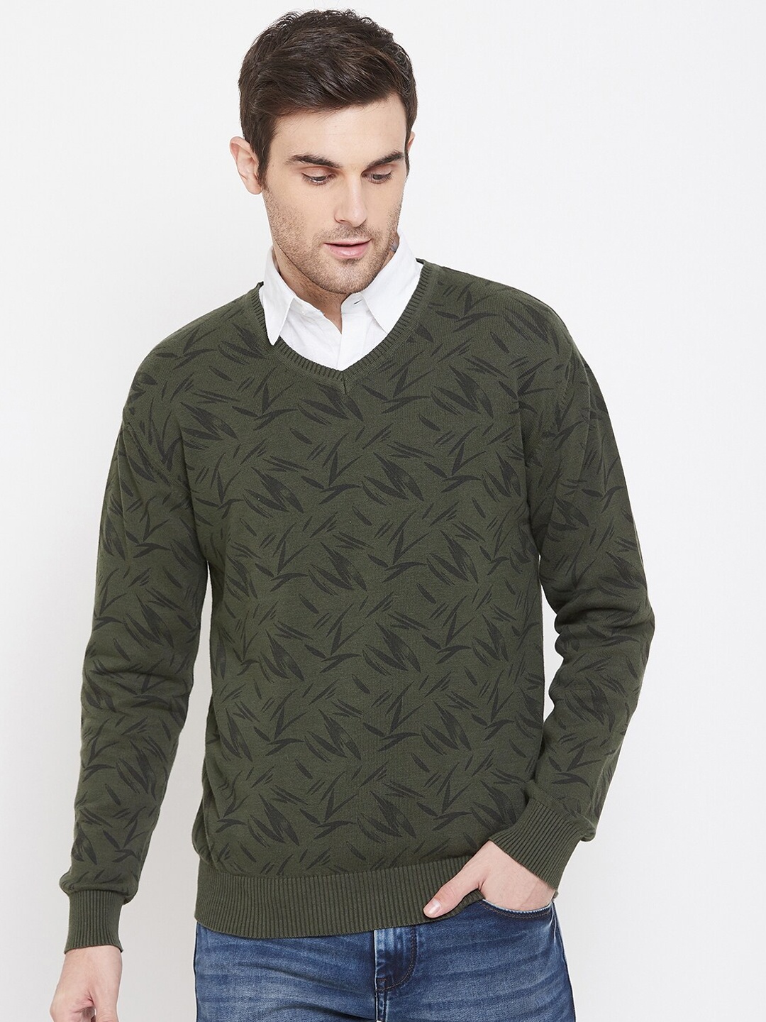 

Crimsoune Club Men Olive Green Printed Pullover Sweater