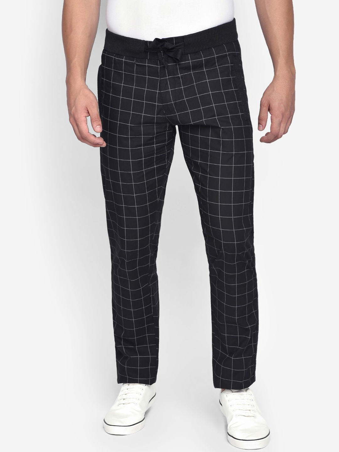 

beevee Men Black Regular Fit Checked Regular Trousers