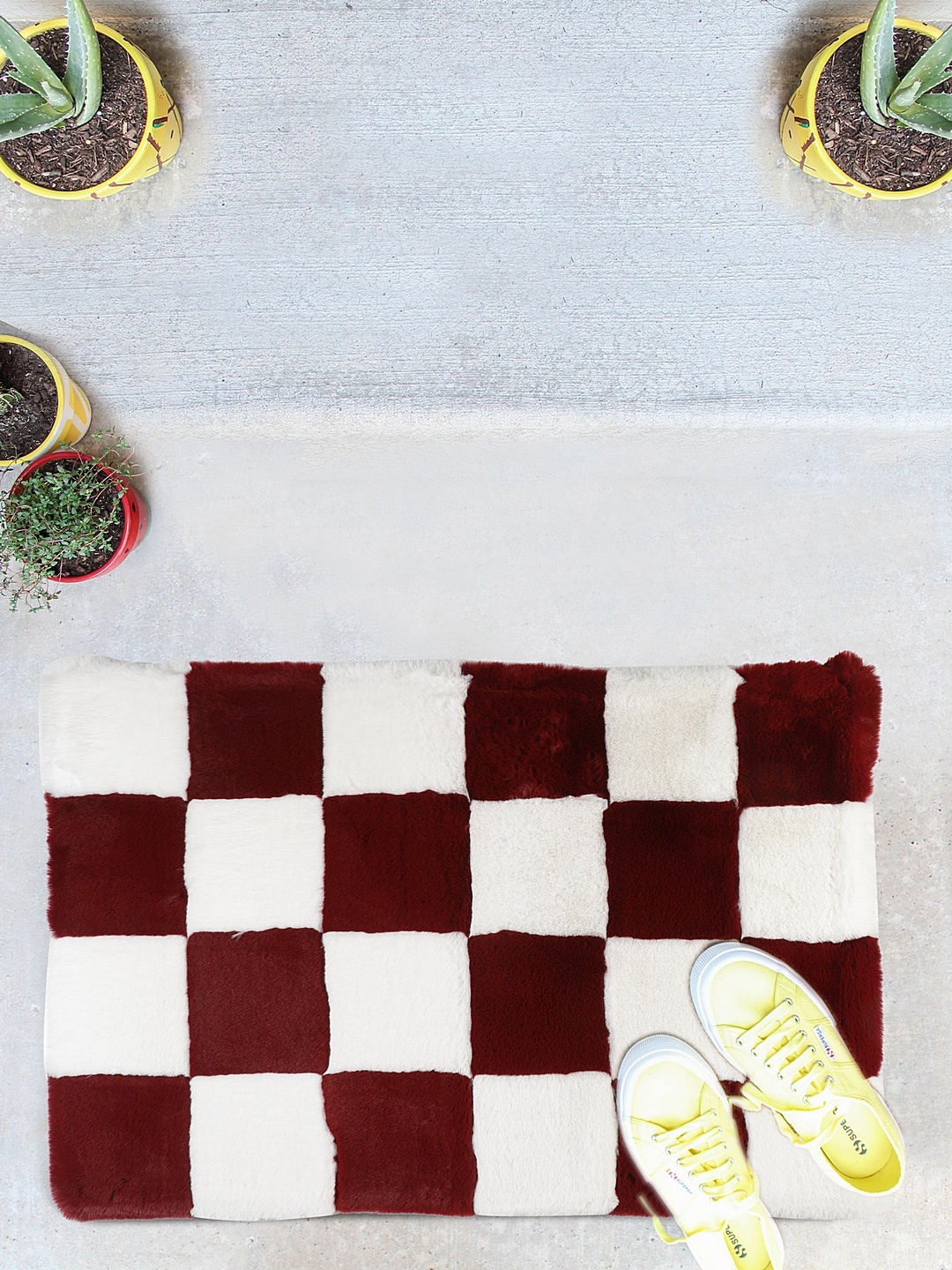 

Cortina White & Maroon Checked Anti-Skid Doormat