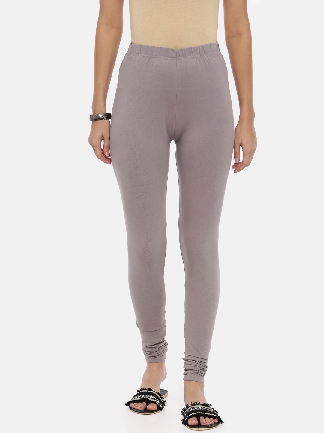 

Souchii Women Grey Solid Slim-Fit Churidar-Length Leggings