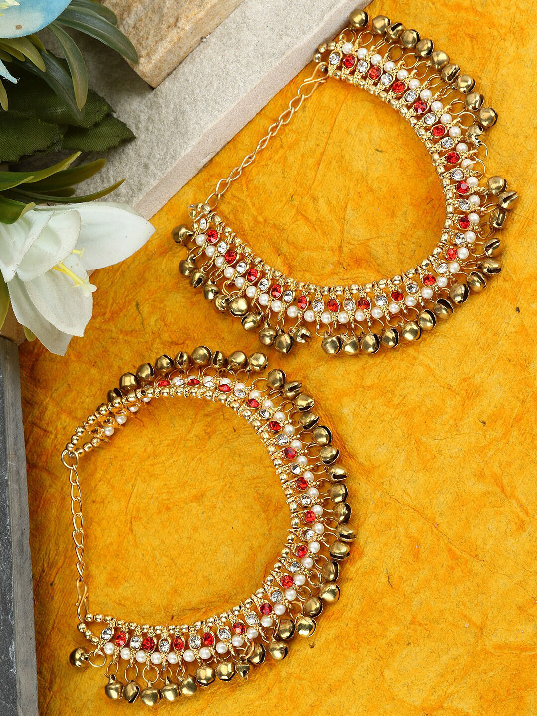 

ANIKAS CREATION Set Of 2 Gold-Plated Red & White Kundan-Studded Beaded Vilandi Anklets