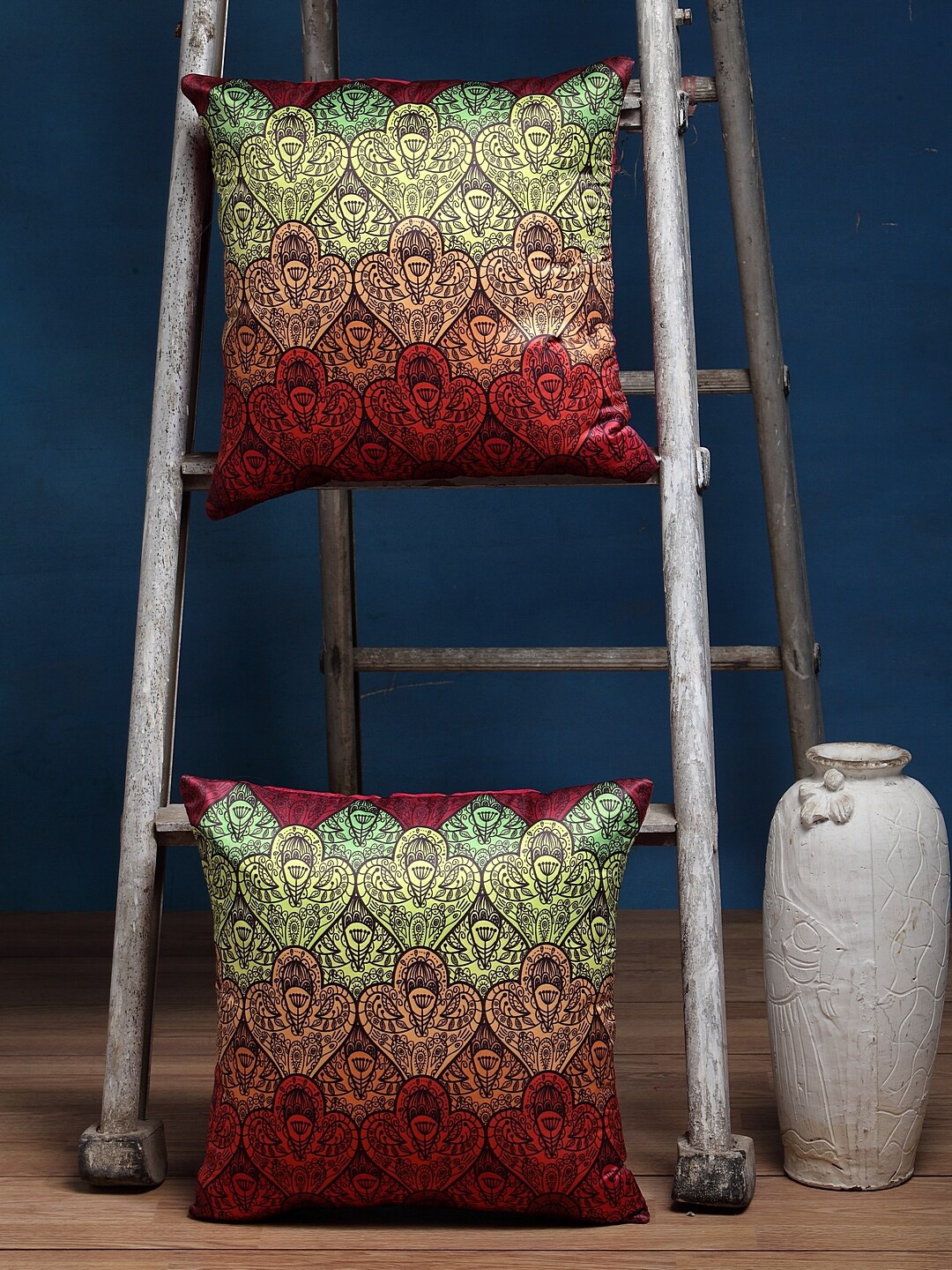 Alina decor Red & Green Set of 2 Ethnic Motifs Square Cushion Covers