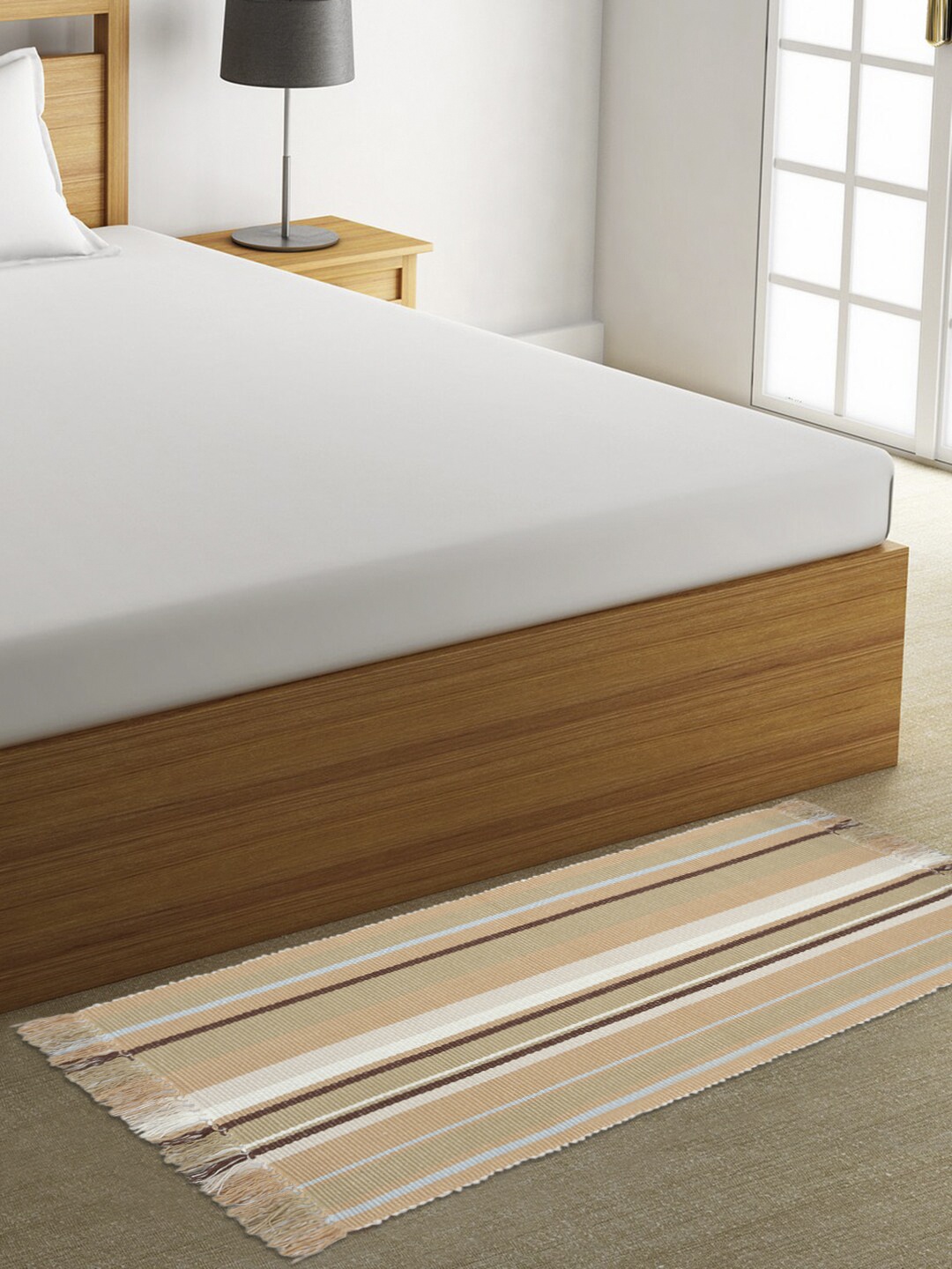 

KLOTTHE Beige Striped Rectangular Floor Mat