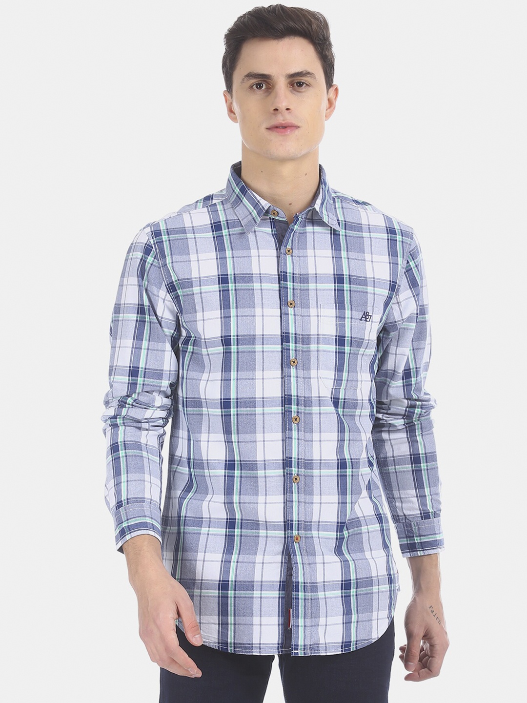 

Aeropostale Men White & Blue Regular Fit Checked Casual Shirt