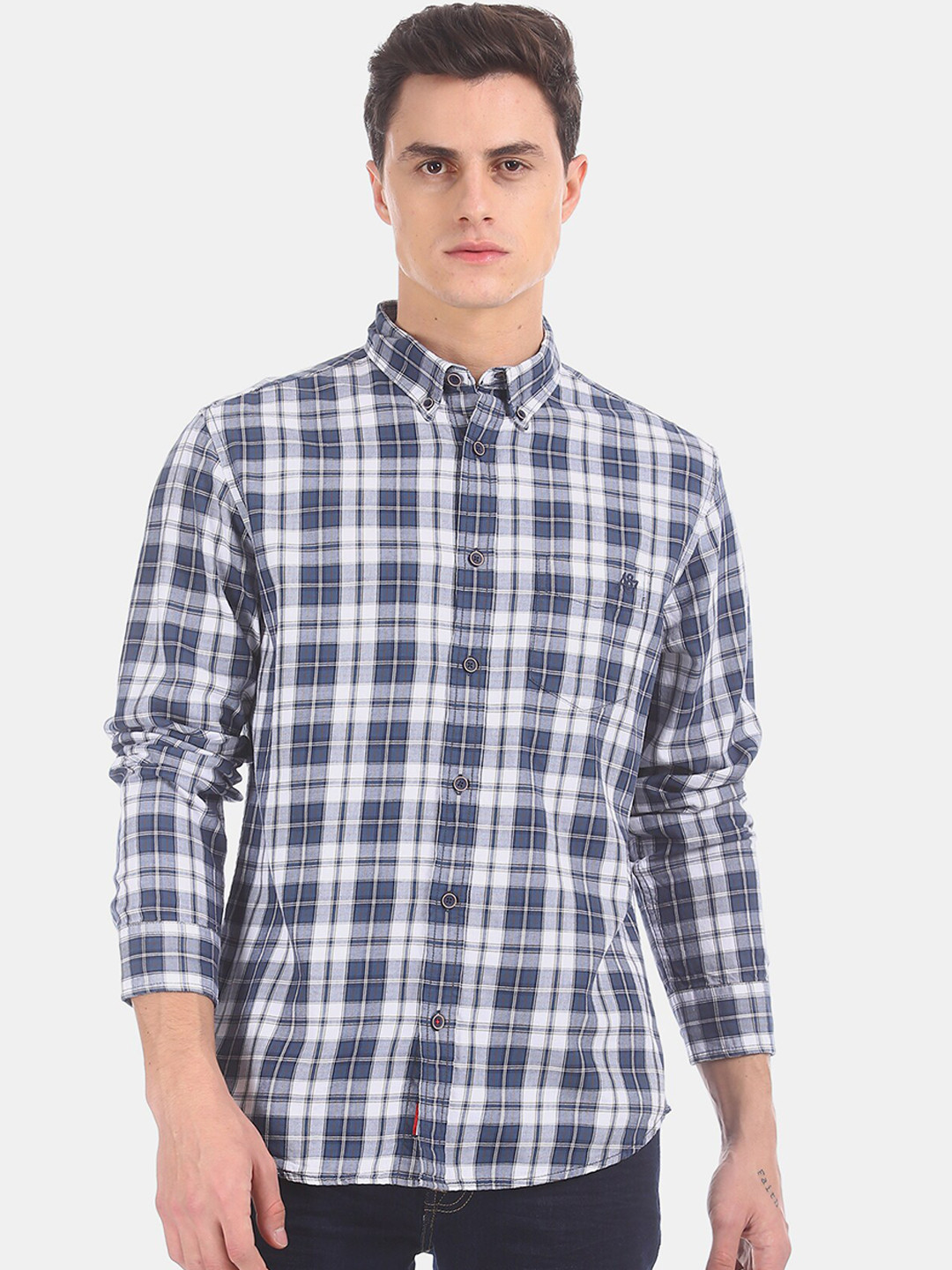 

Aeropostale Men White & Navy Blue Regular Fit Checked Casual Shirt