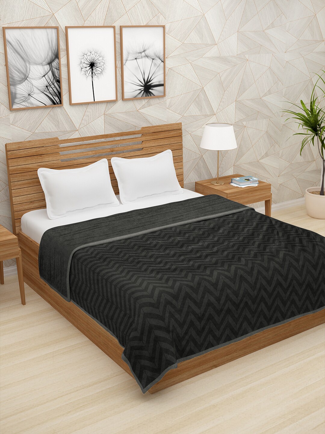 

Story@home Black Geometric AC Room 400 GSM Double Bed Blanket