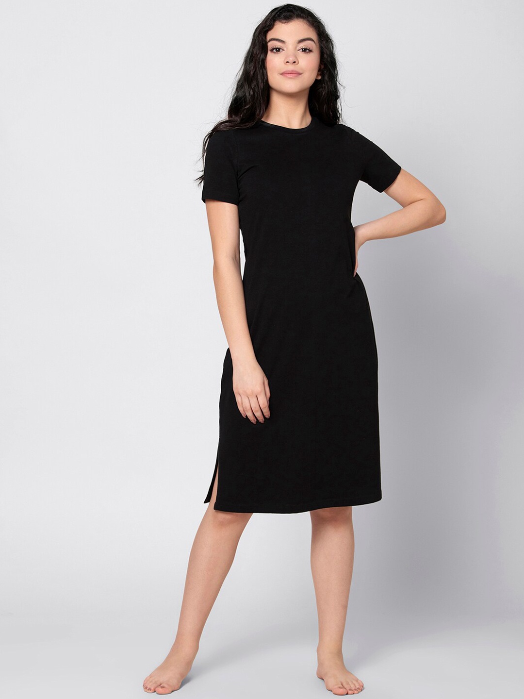 

FabAlley Black Solid Nightdress