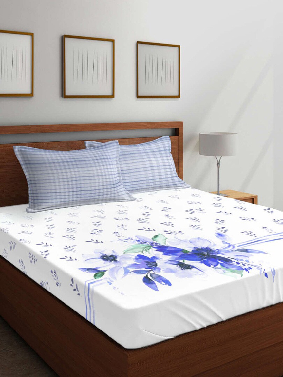 

Boutique Living India Blue & White Floral 144 TC Cotton 1 King Bedsheet with 2 Pillow Covers