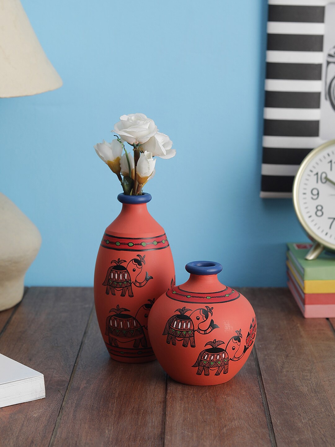 

VarEesha Set Of 2 Coral-Coloured & Black Hand Painted Madhubani Terracotta Flat Flower Vases