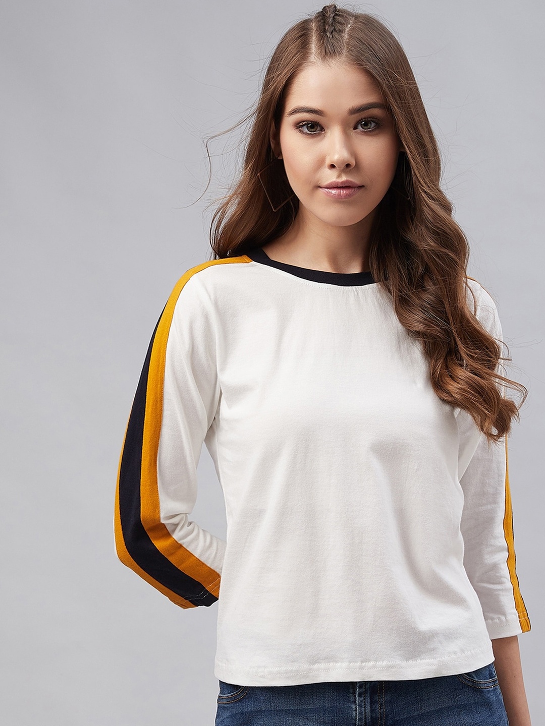 

RARE Women White Solid Round Neck T-shirt