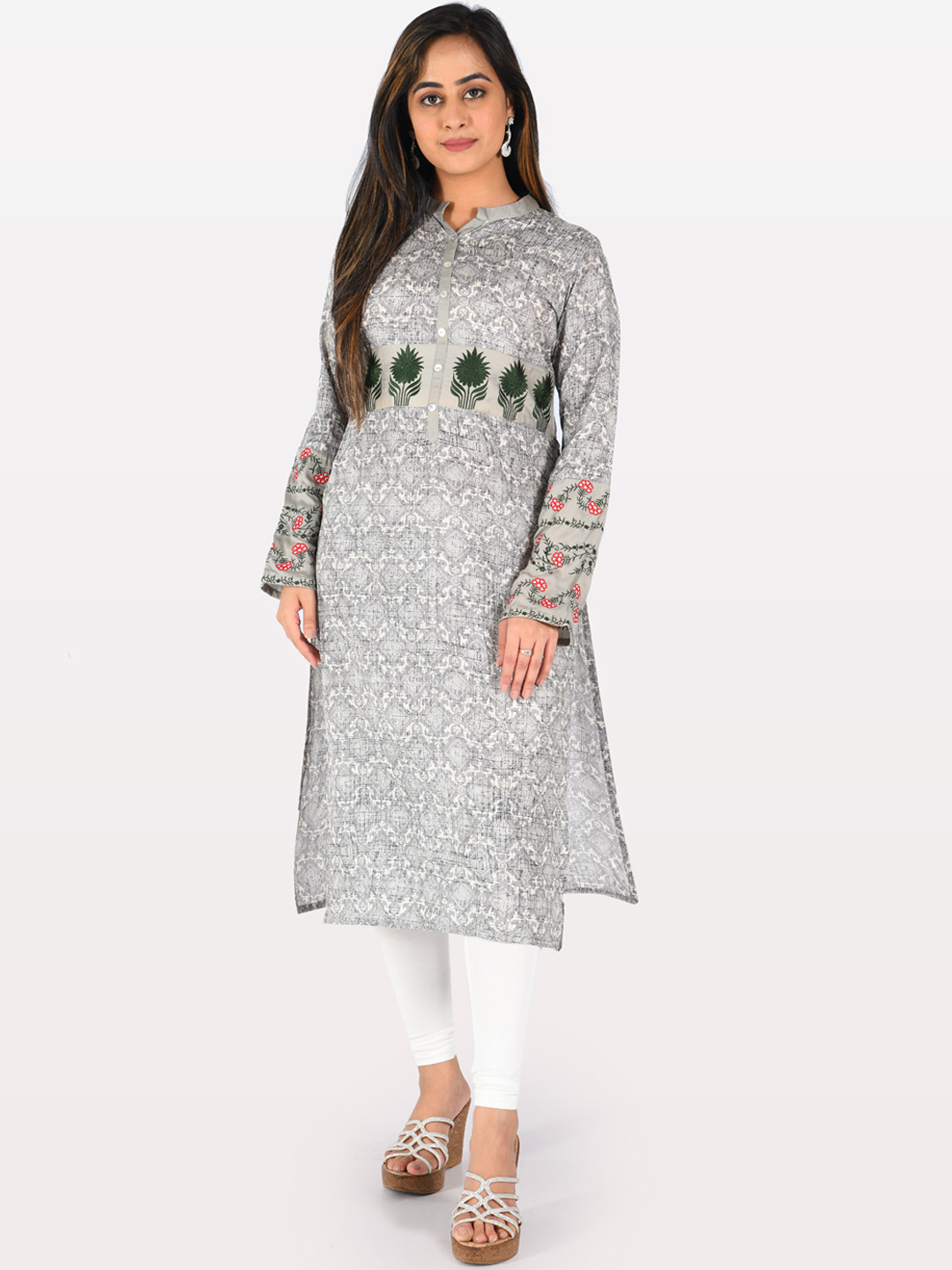 

Neerus Women Grey Geomteric Print Straight Kurta