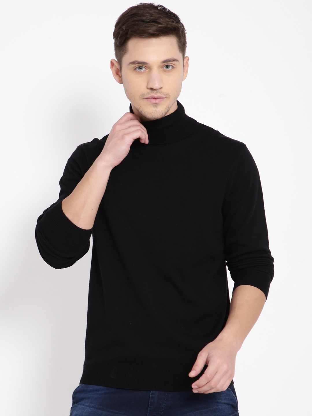 

t-base Men Black Solid Pullover Sweater