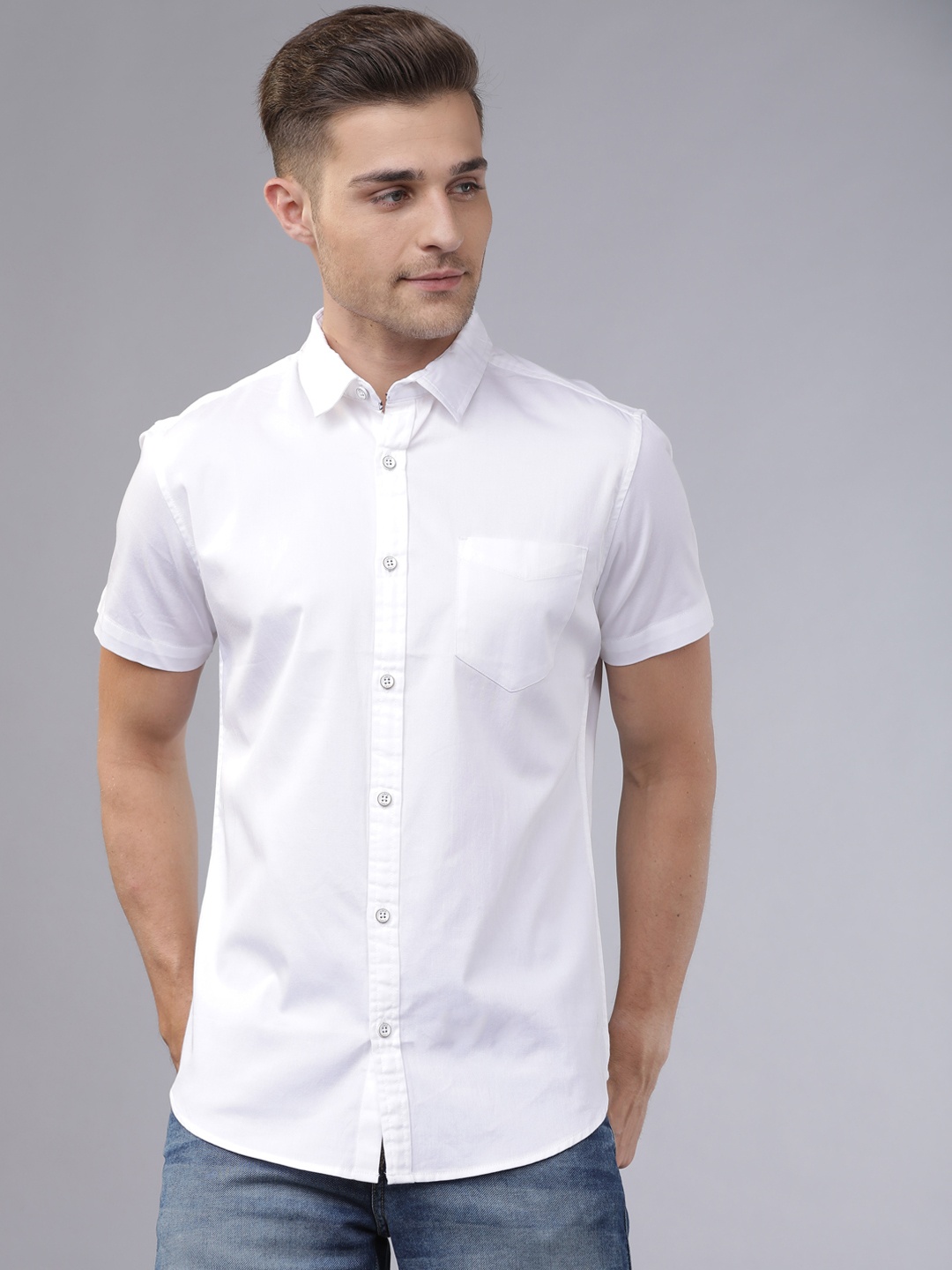 

LOCOMOTIVE Men White Slim Fit Solid Casual Shirt